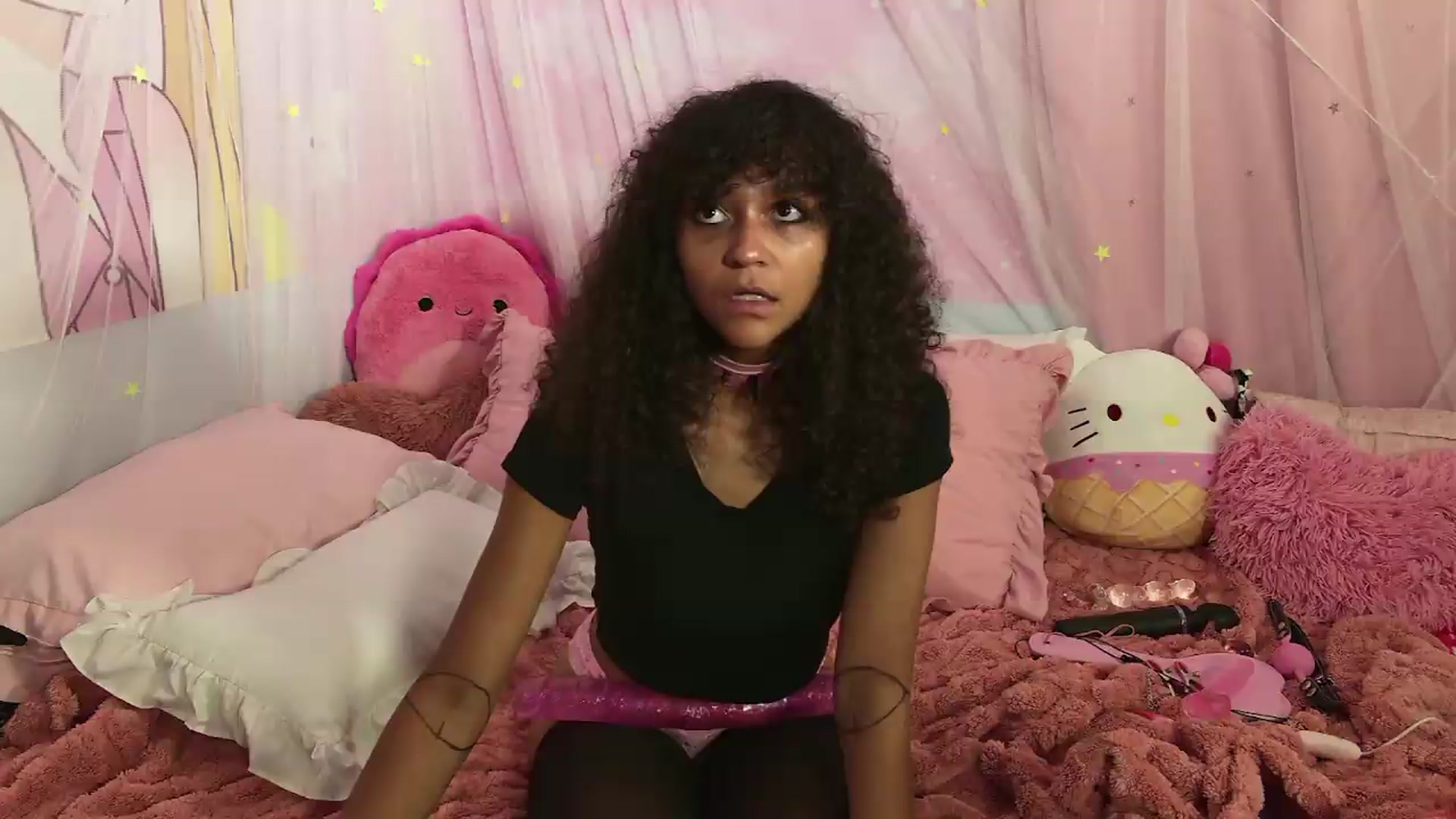 Gallery image thumbnail from MiaHart_'s myfreecams stream on, 06/21/2026, 08:41 image 12 of 20