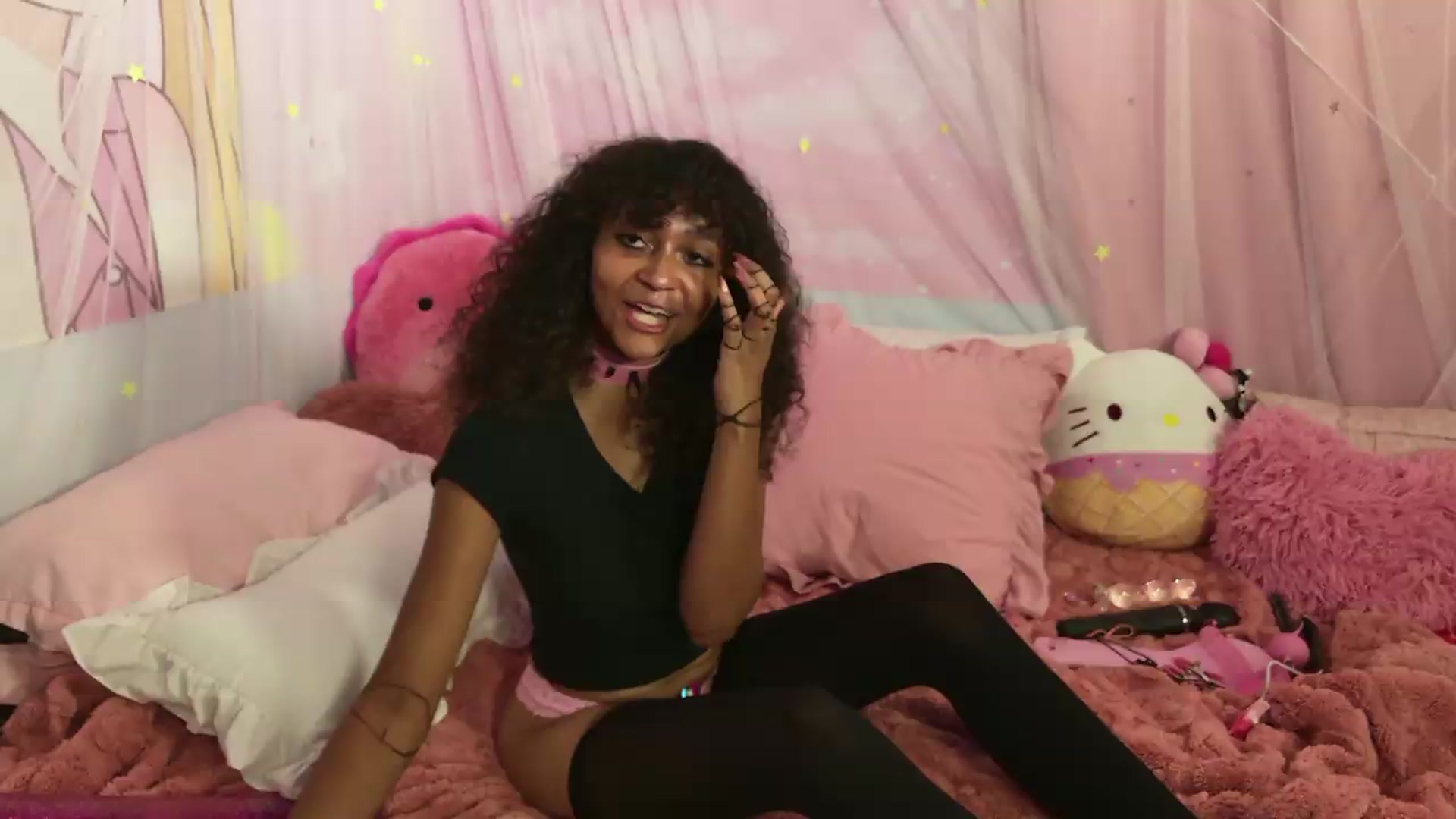 Gallery image thumbnail from MiaHart_'s myfreecams stream on, 06/21/2026, 08:41 image 17 of 20
