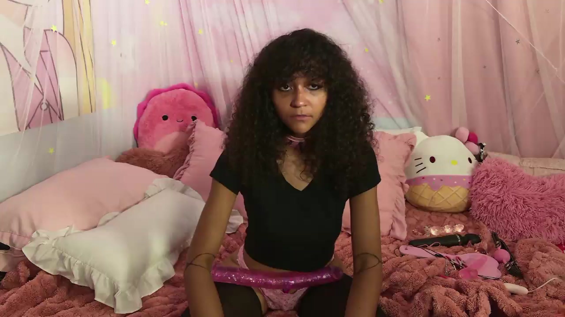 Gallery image thumbnail from MiaHart_'s myfreecams stream on, 06/21/2026, 08:41 image 13 of 20