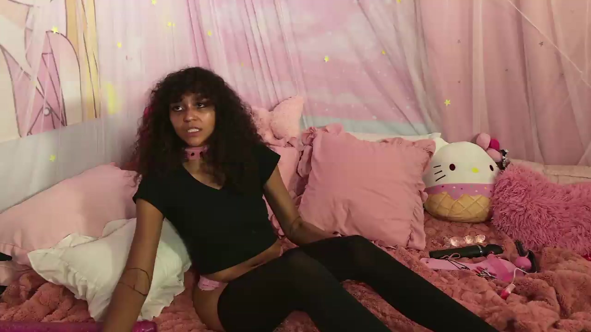 Gallery image thumbnail from MiaHart_'s myfreecams stream on, 06/21/2026, 08:41 image 18 of 20