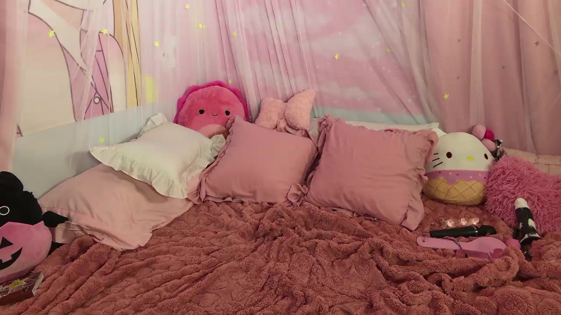 Gallery image thumbnail from MiaHart_'s myfreecams stream on, 06/21/2026, 10:14 image 9 of 20