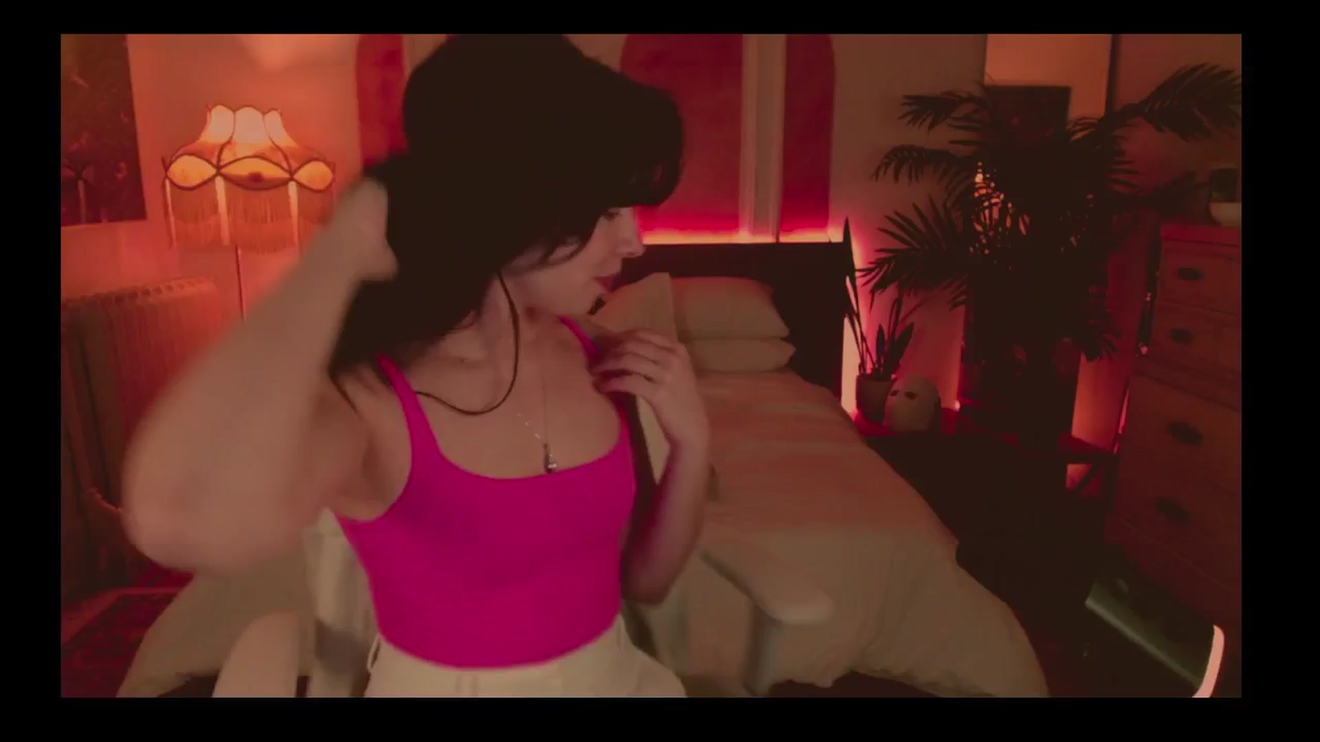Gallery image thumbnail from MiaHathaway's myfreecams stream on, 02/22/2025, 07:17 image 10 of 20