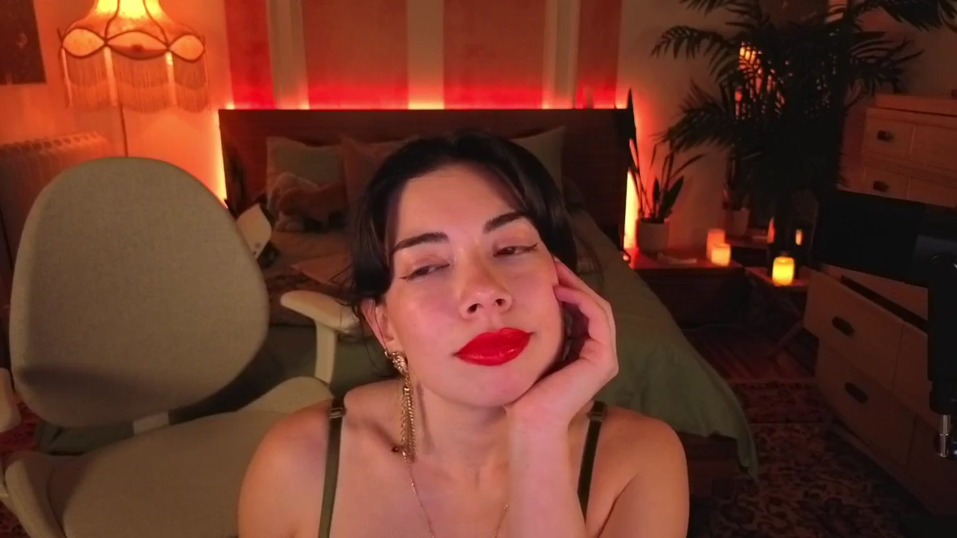 Gallery image thumbnail from MiaHathaway's myfreecams stream on, 02/24/2025, 06:40 image 16 of 20