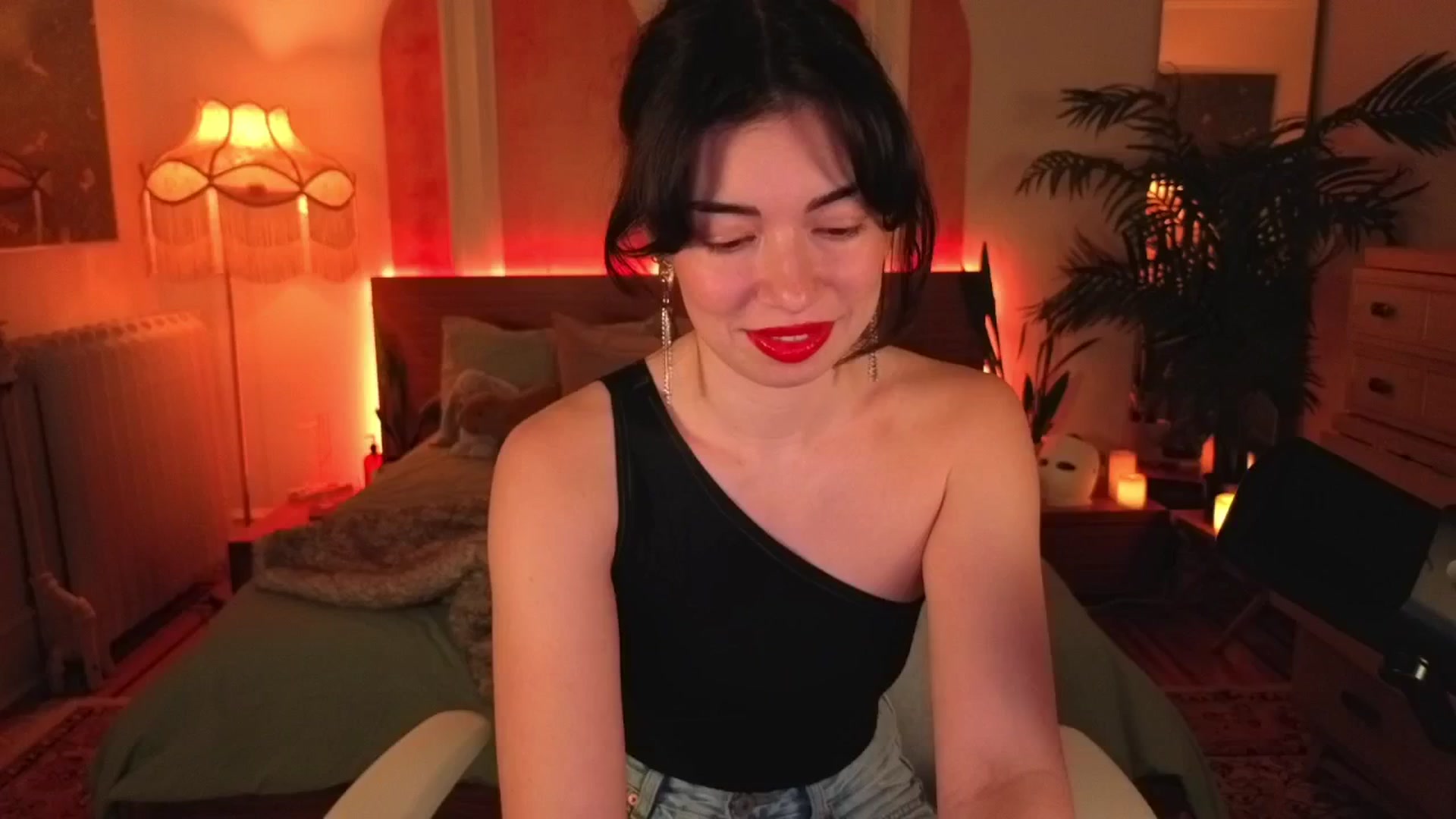 Gallery image thumbnail from MiaHathaway's myfreecams stream on, 02/24/2025, 06:40 image 1 of 20