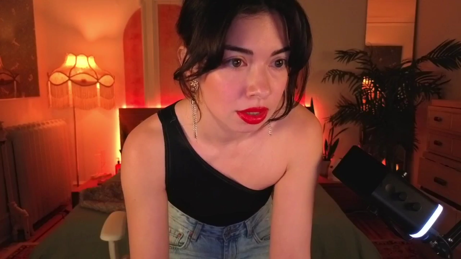 Gallery image thumbnail from MiaHathaway's myfreecams stream on, 02/24/2025, 06:40 image 3 of 20