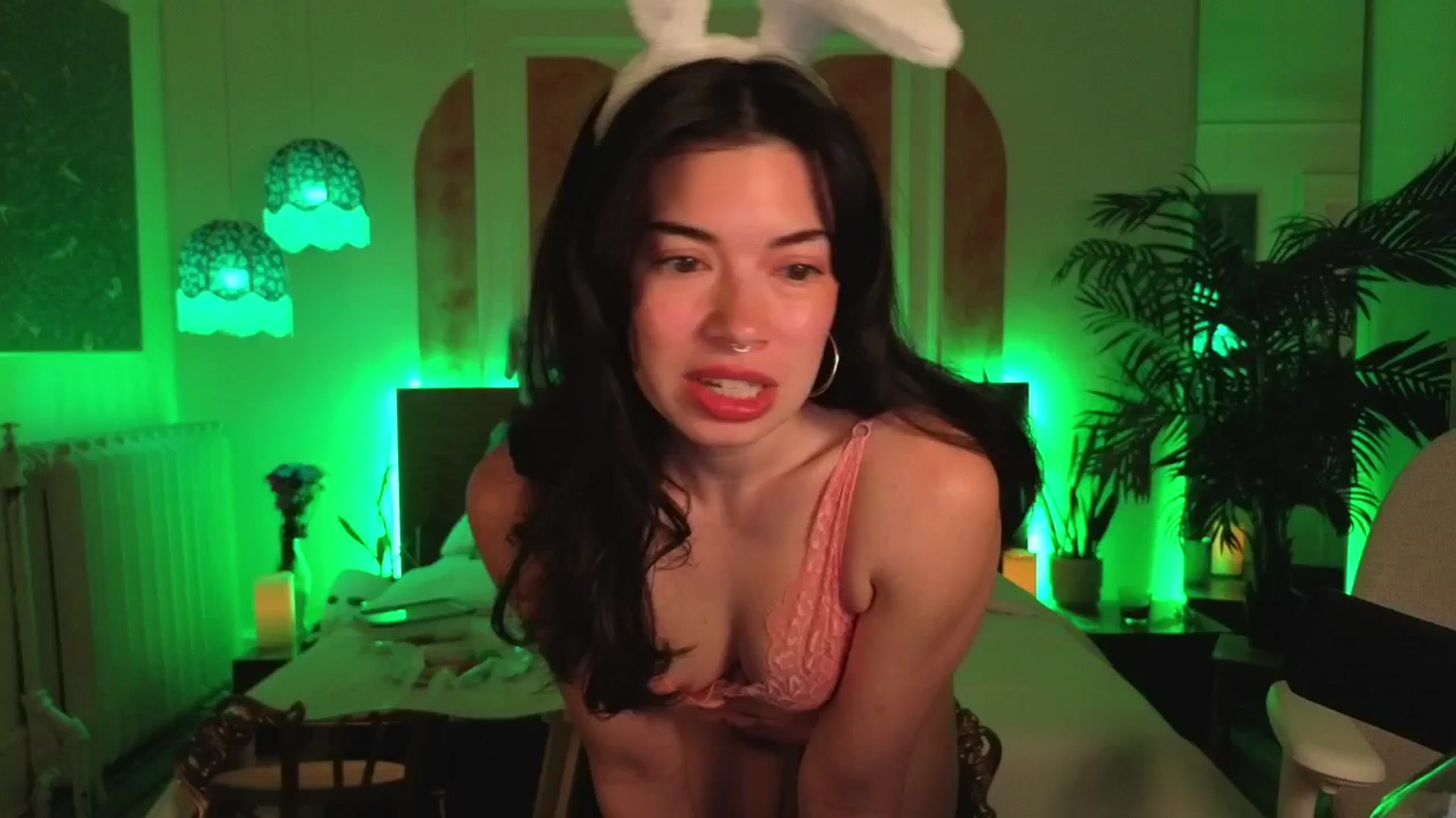 Gallery image thumbnail from MiaHathaway's myfreecams stream on, 04/21/2025, 04:19 image 14 of 20