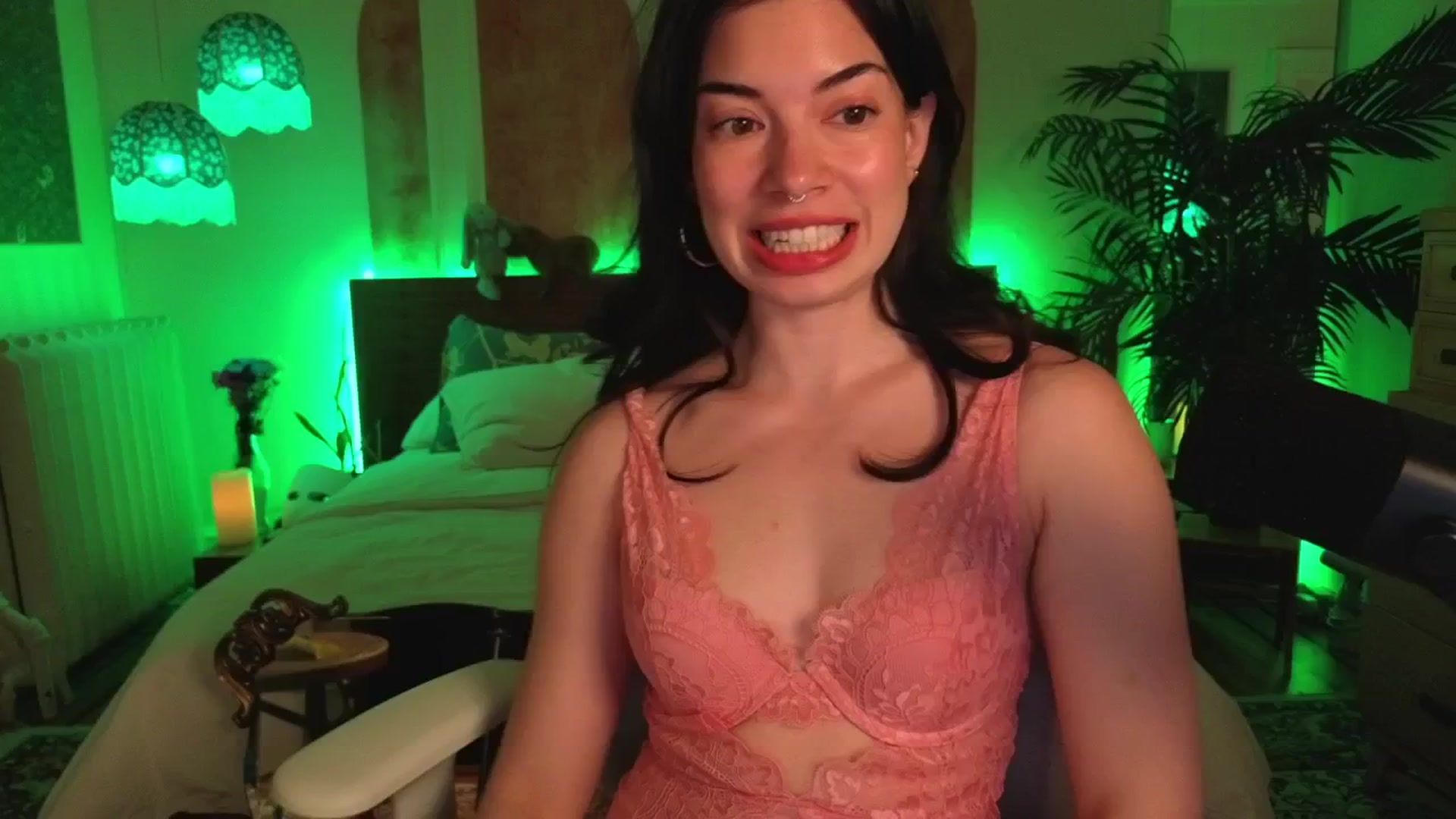 Gallery image thumbnail from MiaHathaway's myfreecams stream on, 04/21/2025, 06:28 image 13 of 20