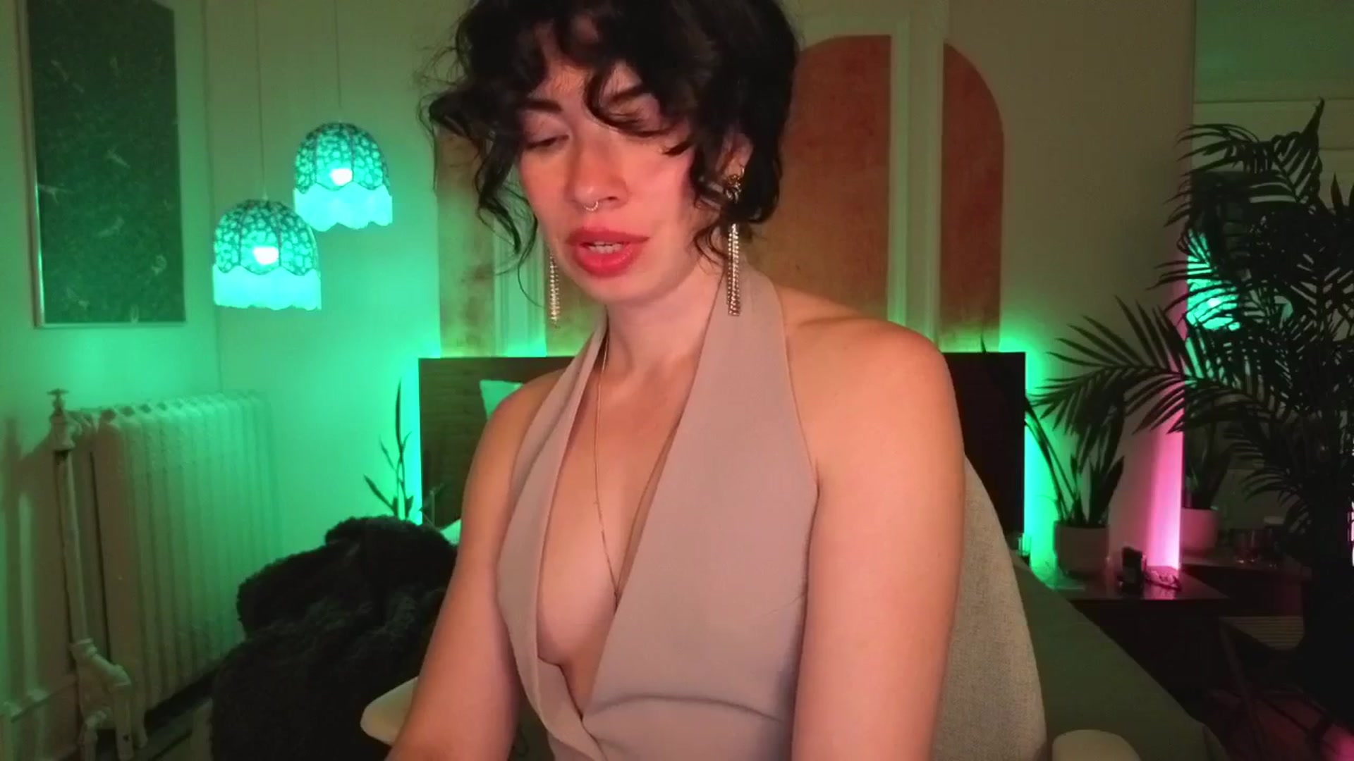 Gallery image thumbnail from MiaHathaway's myfreecams stream on, 04/26/2025, 05:08 image 6 of 20