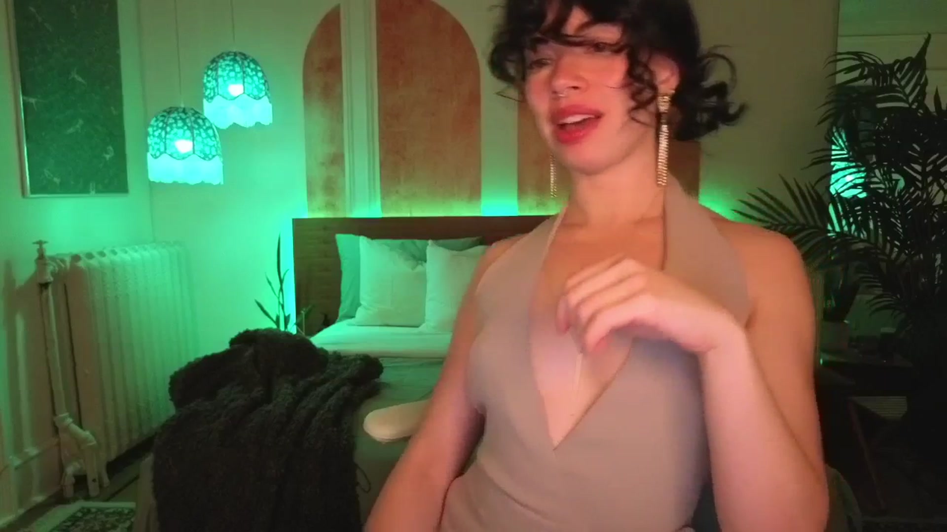Gallery image thumbnail from MiaHathaway's myfreecams stream on, 04/26/2025, 05:08 image 5 of 20