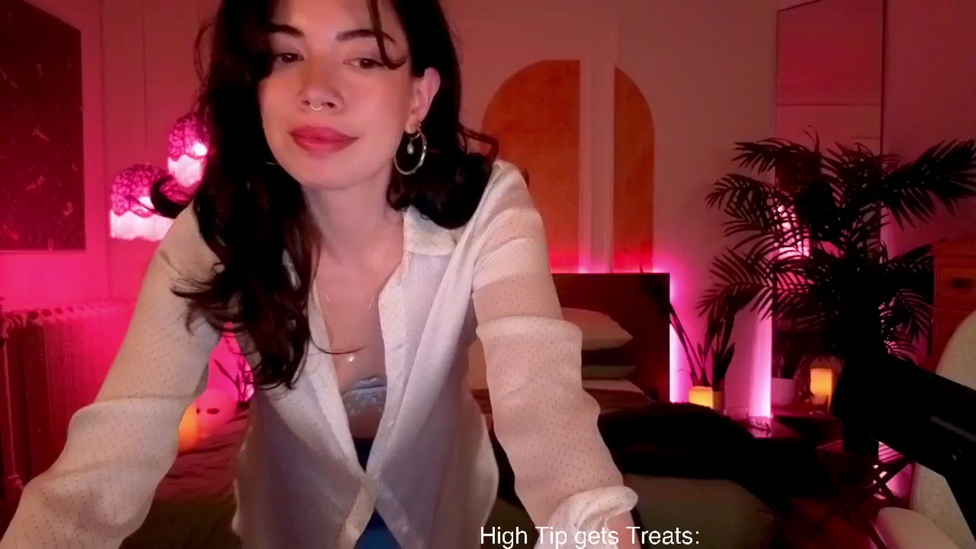 Gallery image thumbnail from MiaHathaway's myfreecams stream on, 05/02/2025, 03:04 image 4 of 20