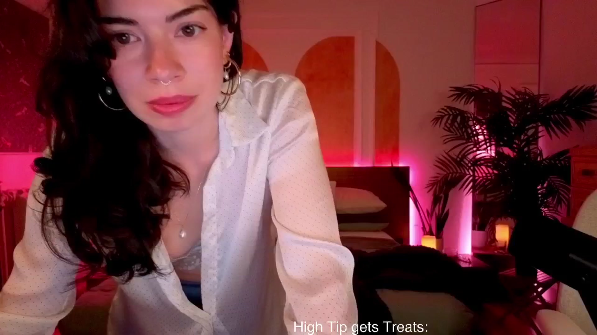 Gallery image thumbnail from MiaHathaway's myfreecams stream on, 05/02/2025, 03:04 image 8 of 20