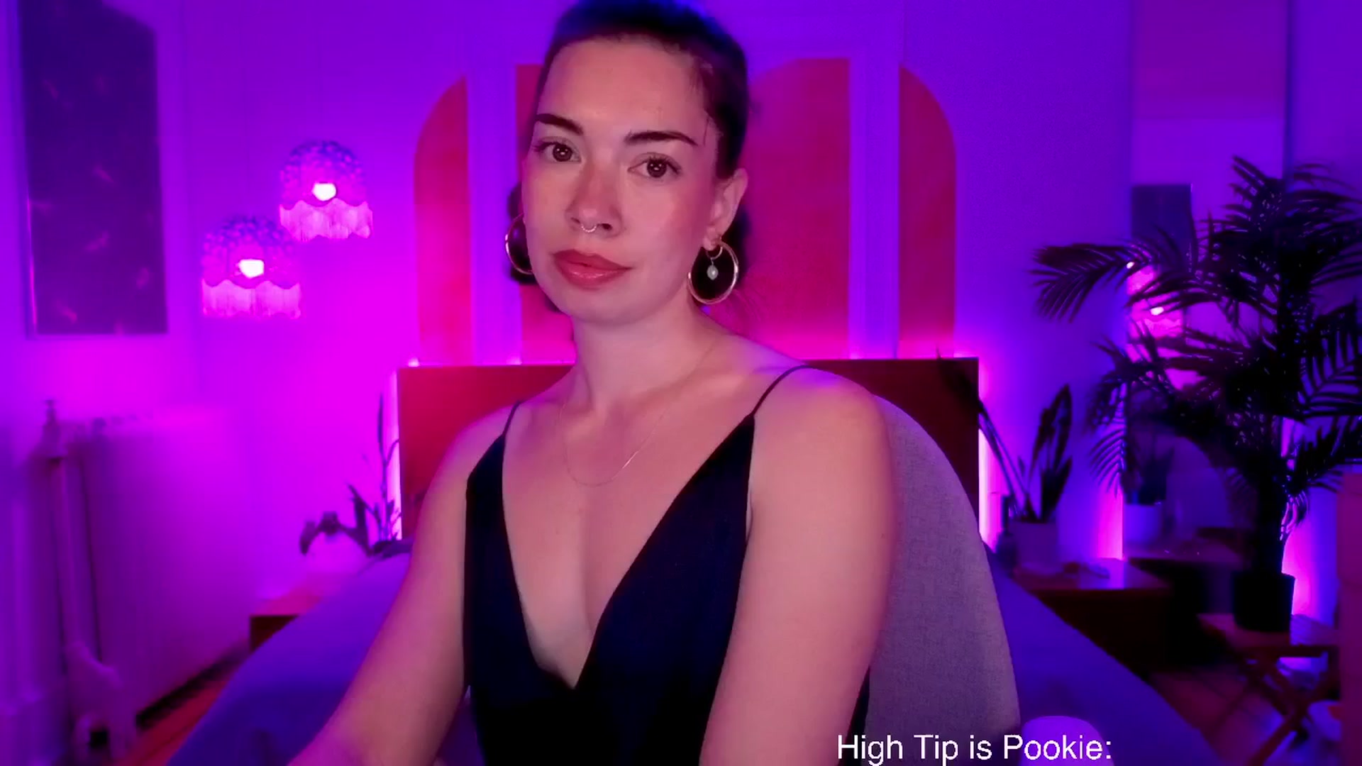 Gallery image thumbnail from MiaHathaway's myfreecams stream on, 05/05/2025, 06:30 image 2 of 20