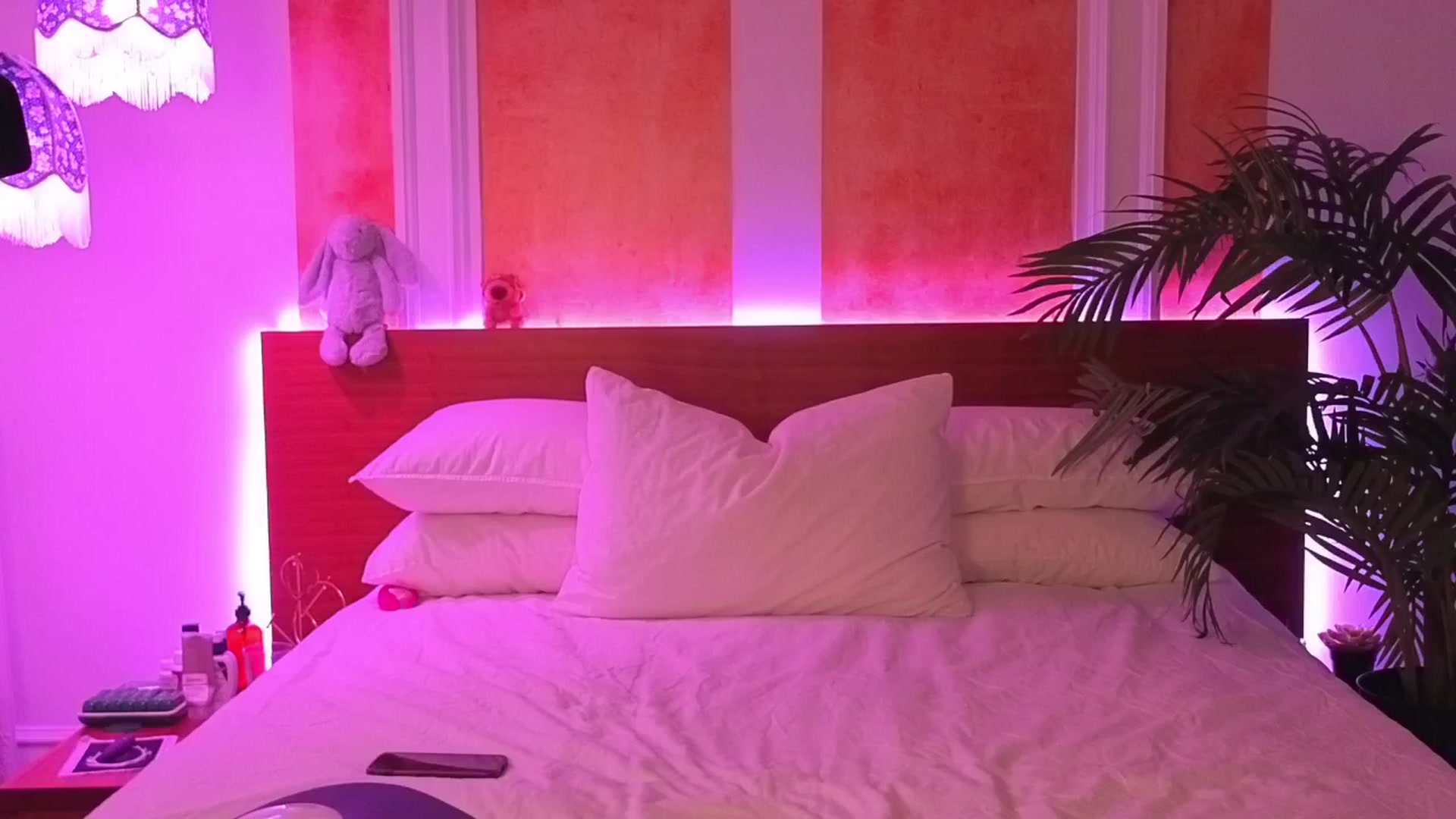 Gallery image thumbnail from MiaHathaway's myfreecams stream on, 04/10/2026, 02:55 image 6 of 20