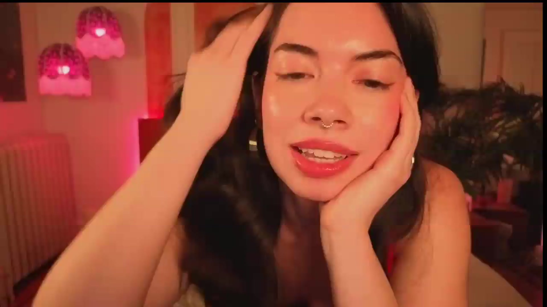 Gallery image thumbnail from MiaHathaway's myfreecams stream on, 05/17/2026, 06:43 image 4 of 20