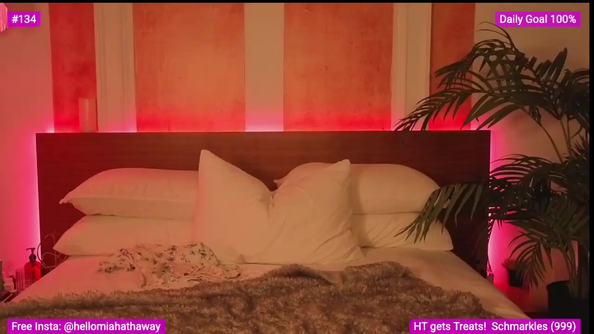 Gallery image thumbnail from MiaHathaway's myfreecams stream on, 05/18/2026, 05:19 image 13 of 20