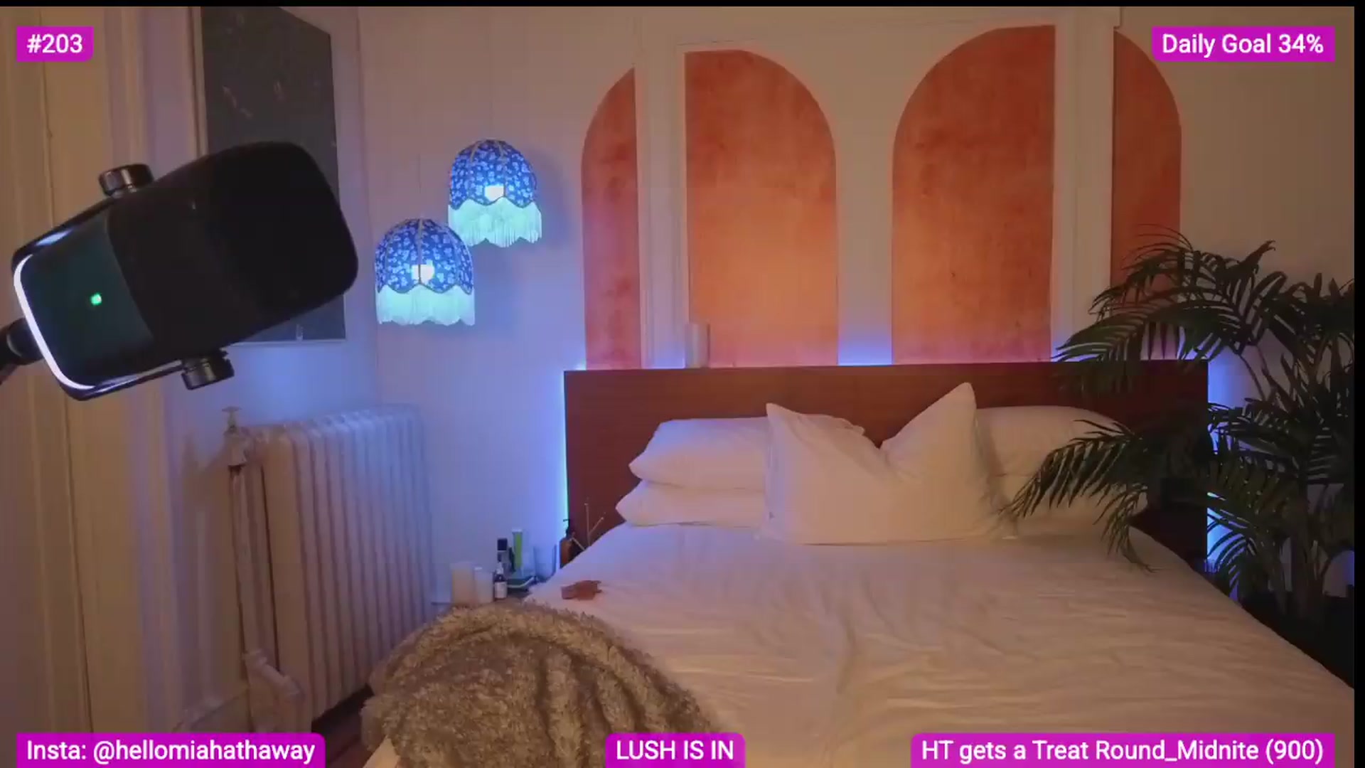 Gallery image thumbnail from MiaHathaway's myfreecams stream on, 06/01/2026, 06:31 image 8 of 20