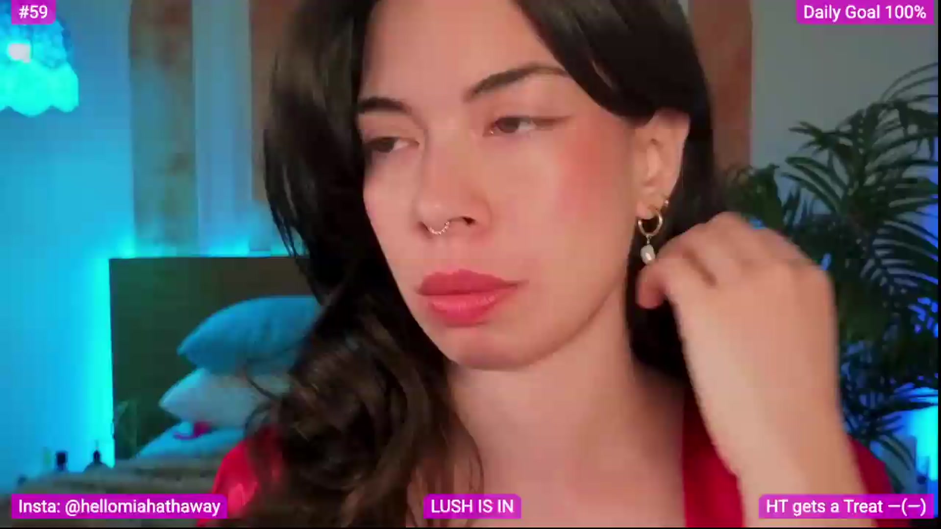 Gallery image thumbnail from MiaHathaway's myfreecams stream on, 06/19/2026, 03:36 image 1 of 20