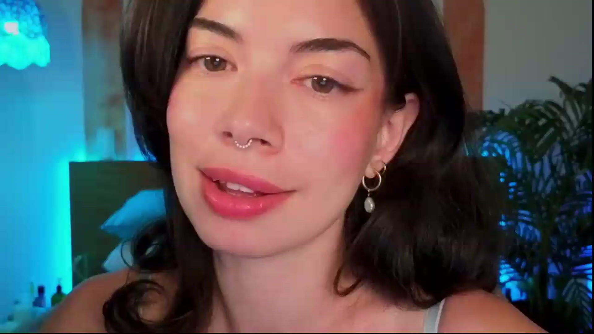Gallery image thumbnail from MiaHathaway's myfreecams stream on, 06/21/2026, 04:40 image 2 of 20