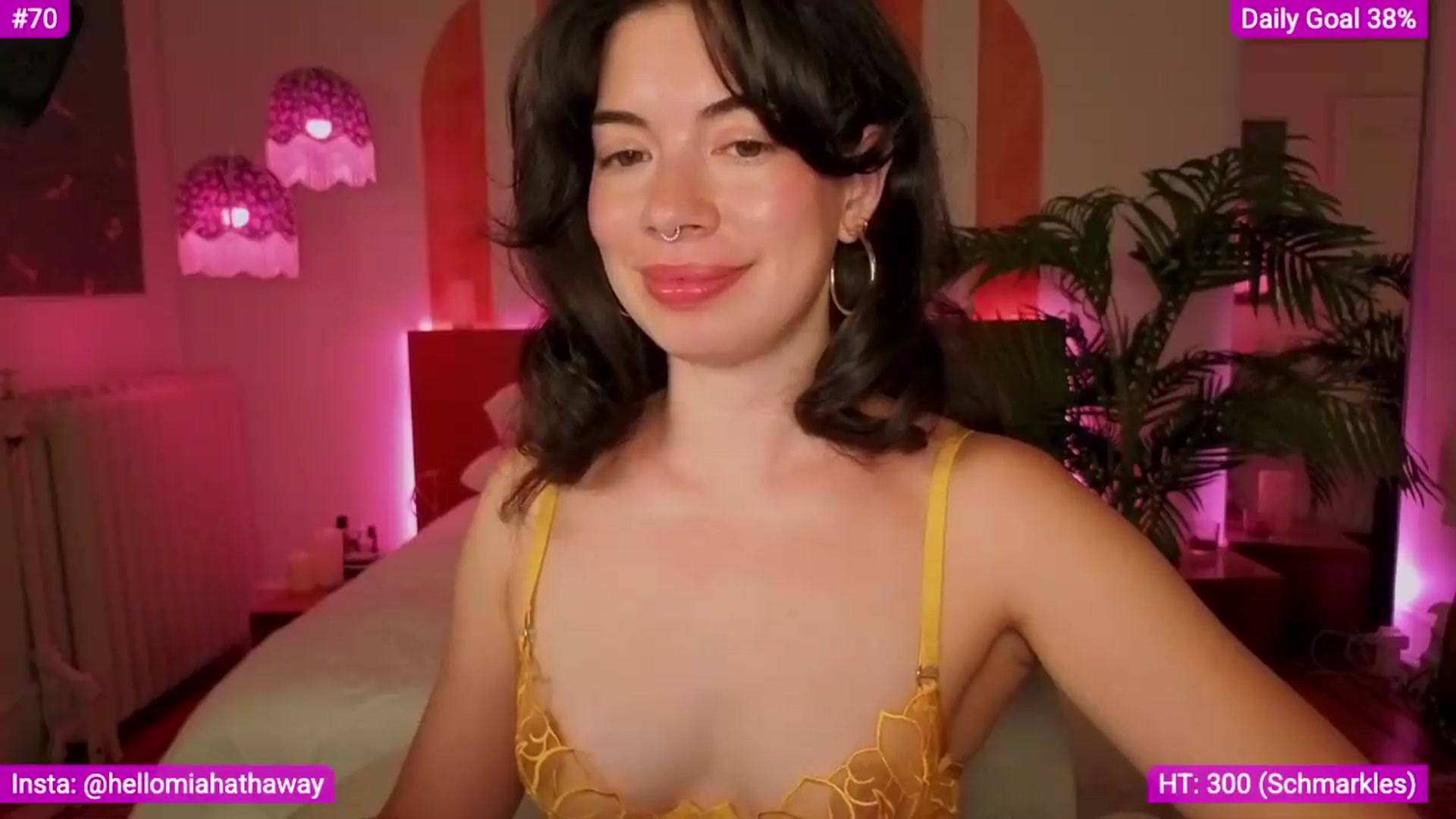 Gallery image thumbnail from MiaHathaway's myfreecams stream on, 08/14/2026, 04:53 image 18 of 20