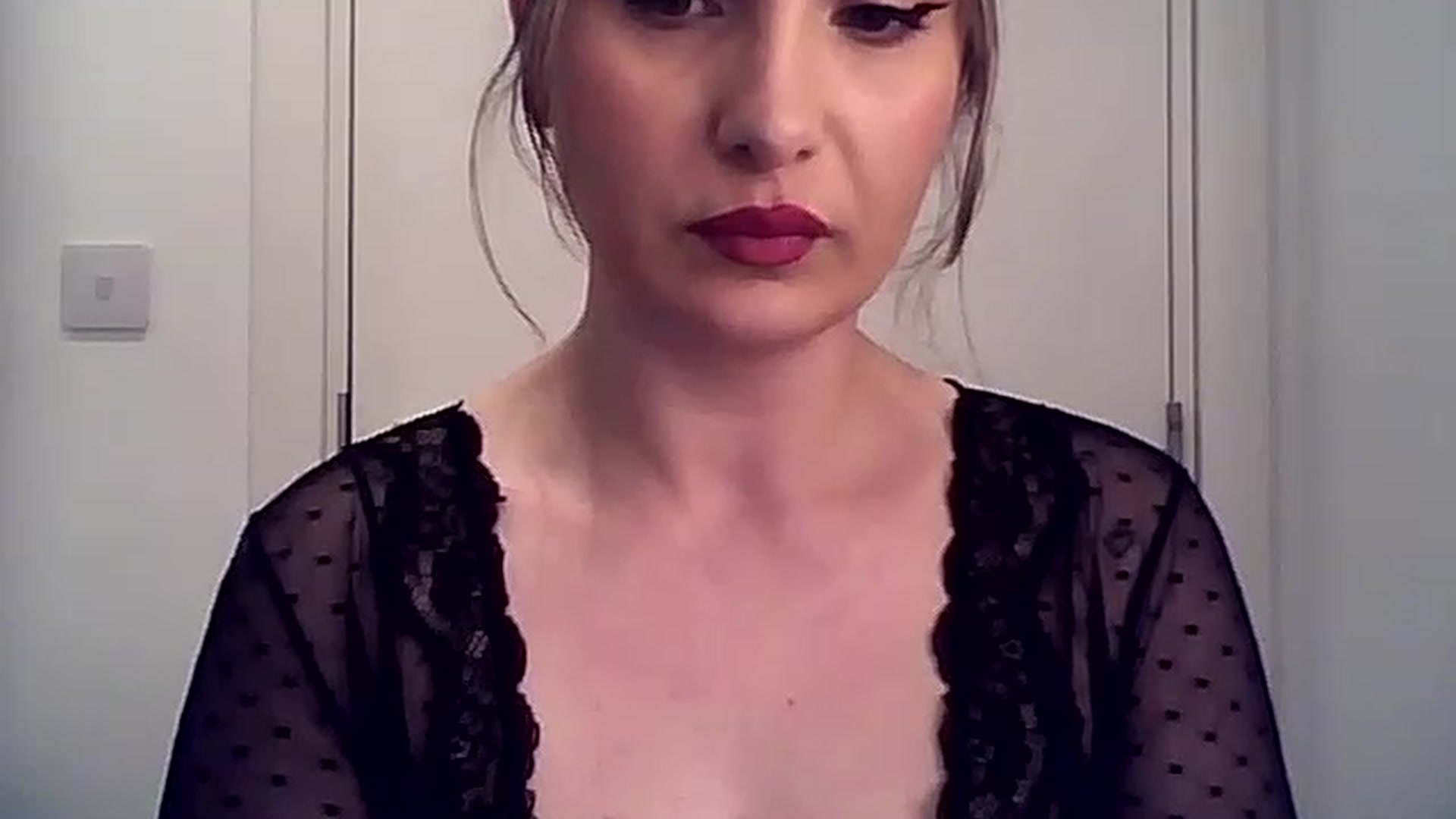 Gallery image thumbnail from MiaK_'s myfreecams stream on, 03/19/2025, 18:35 image 20 of 20