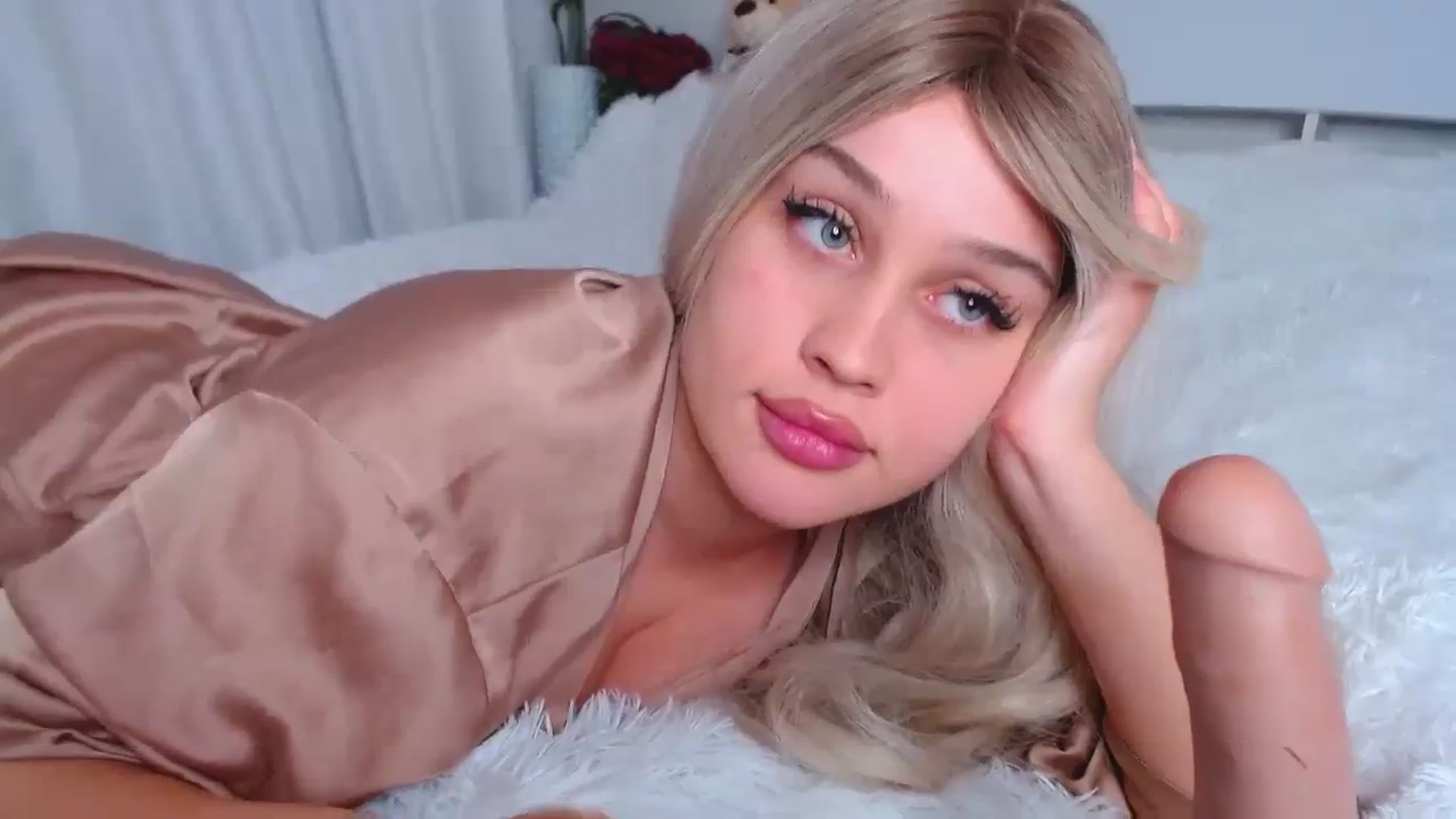 Gallery image thumbnail from MiaLee's myfreecams stream on, 11/28/2023, 14:28 image 18 of 20