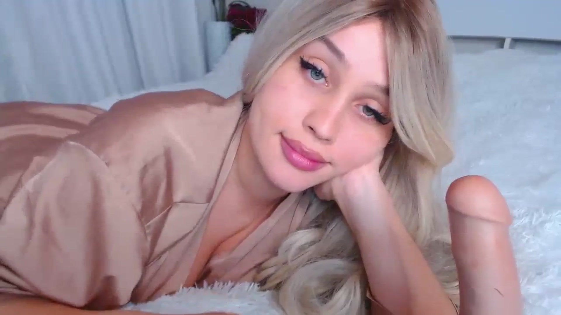 Gallery image thumbnail from MiaLee's myfreecams stream on, 11/28/2023, 14:28 image 5 of 20