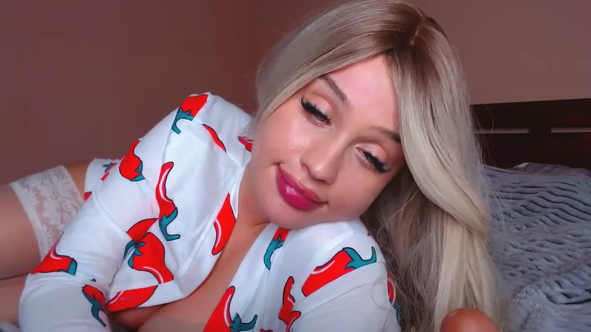 Gallery image thumbnail from MiaLee's myfreecams stream on, 12/02/2023, 16:48 image 18 of 20