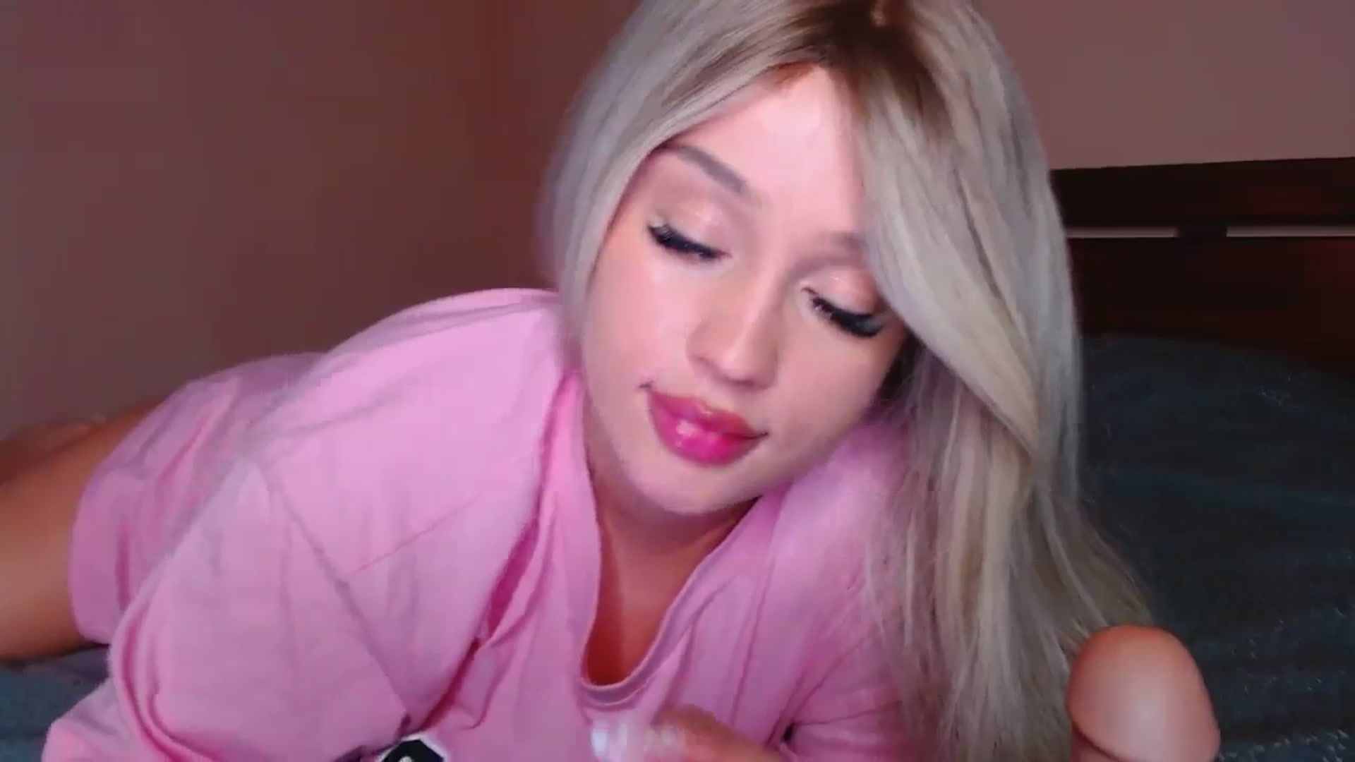 Gallery image thumbnail from MiaLee's myfreecams stream on, 12/09/2023, 17:07 image 8 of 20