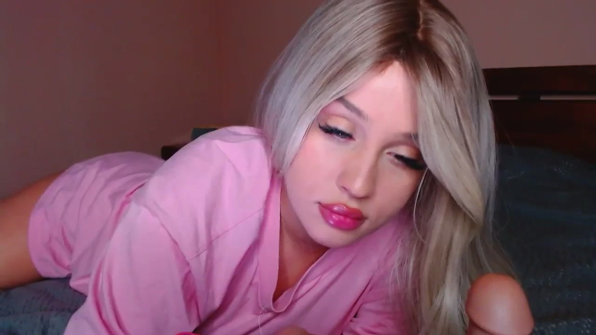 Gallery image thumbnail from MiaLee's myfreecams stream on, 12/09/2023, 17:07 image 4 of 20