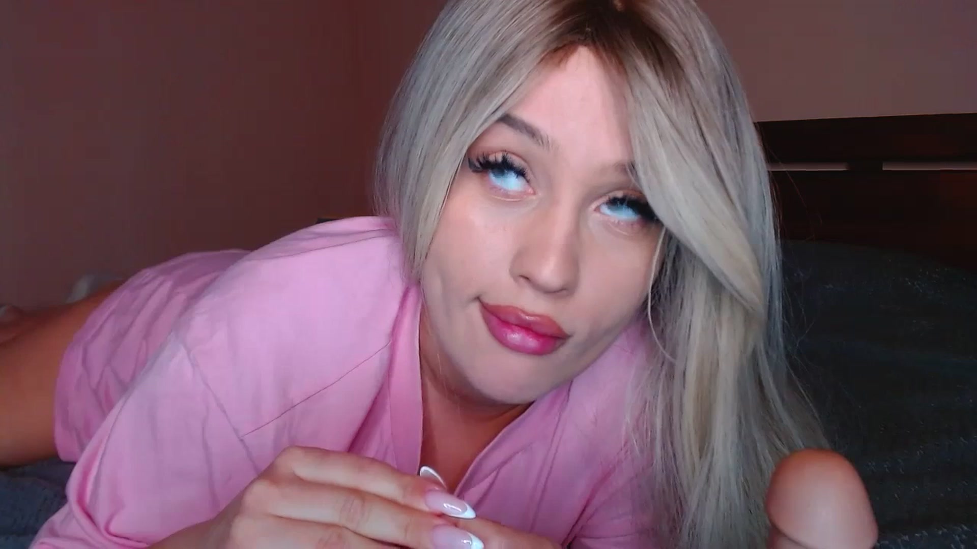 Gallery image thumbnail from MiaLee's myfreecams stream on, 12/09/2023, 17:07 image 6 of 20