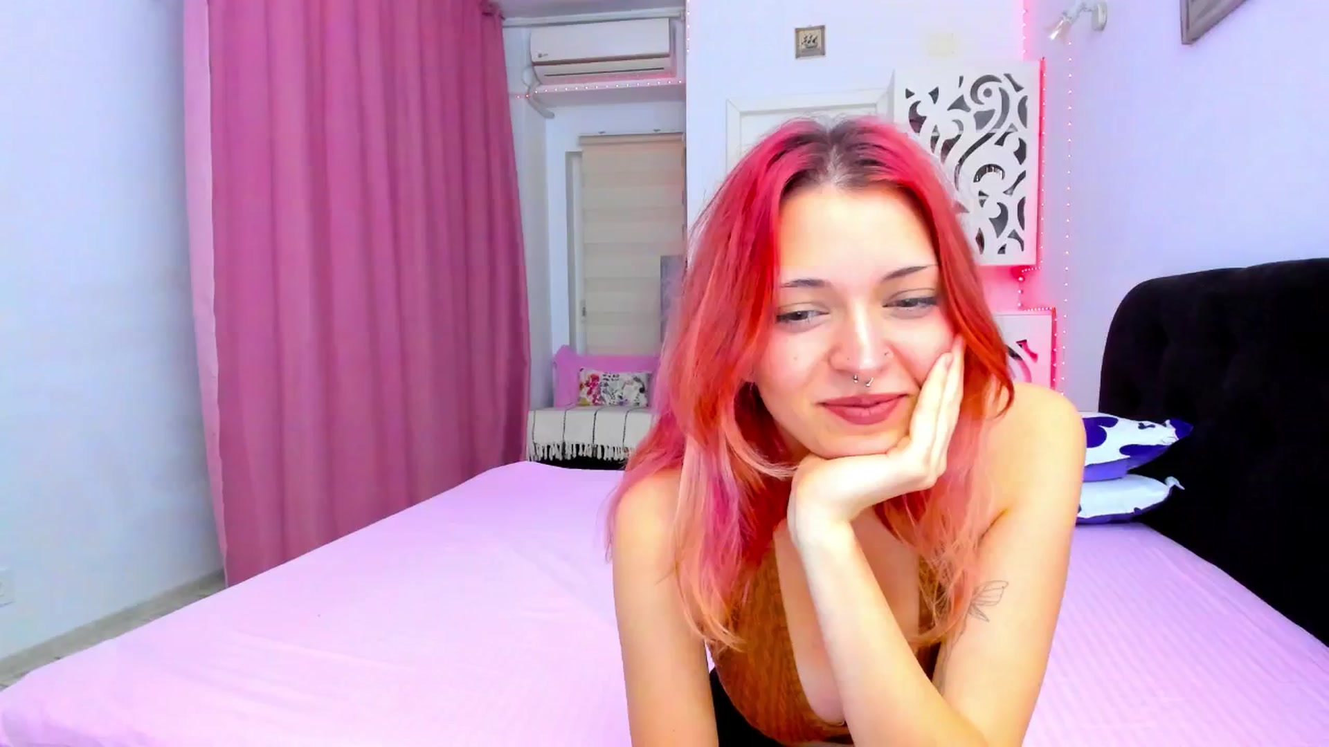 Gallery image thumbnail from MiaMagicc's myfreecams stream on, 11/16/2025, 23:53 image 6 of 20