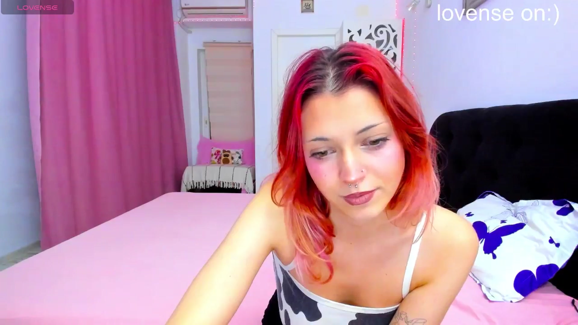 Gallery image thumbnail from MiaMagicc's myfreecams stream on, 11/17/2025, 21:16 image 17 of 20