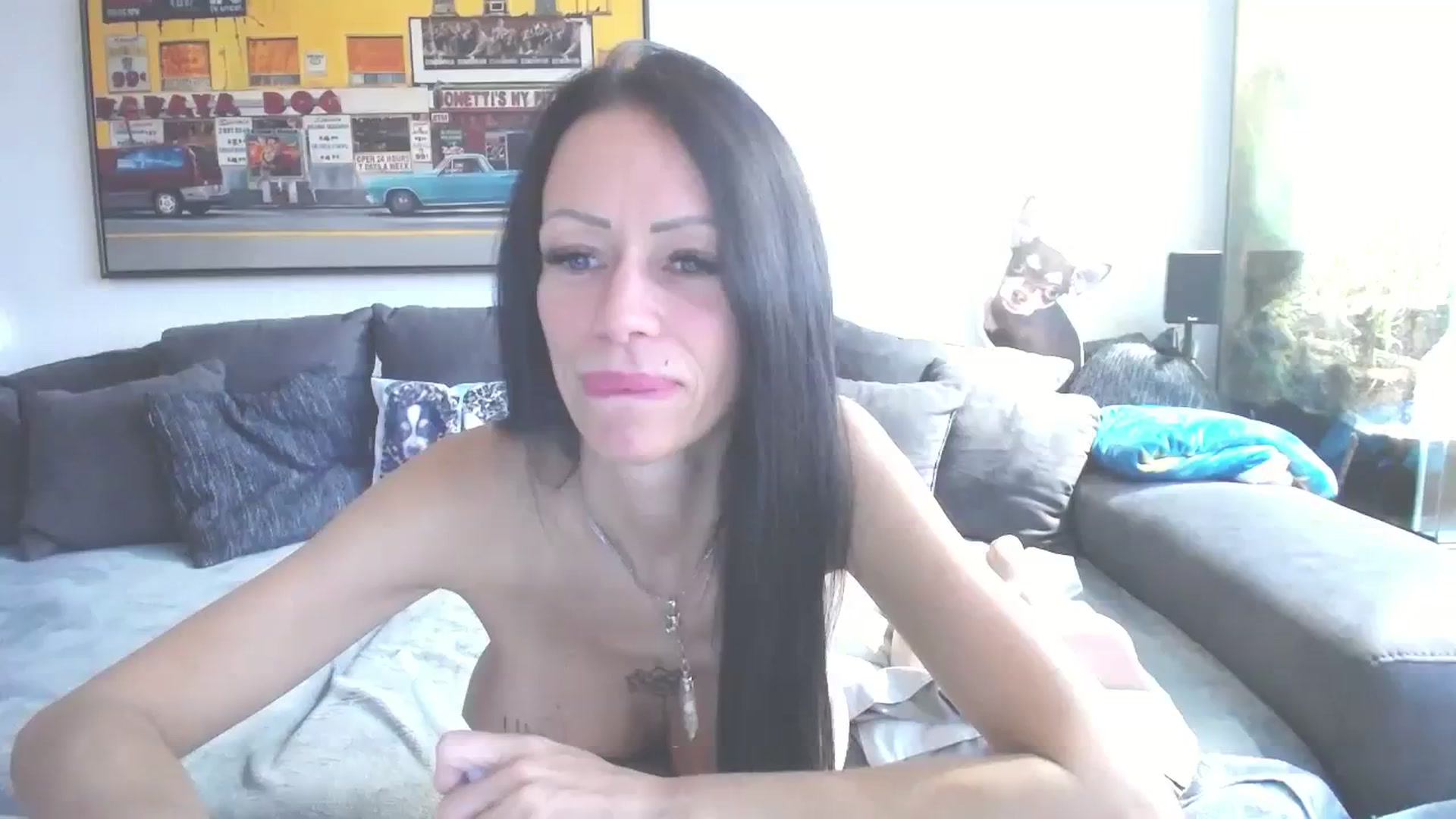 Gallery image thumbnail from MiaMaxxx's myfreecams stream on, 11/18/2023, 15:01 image 6 of 20