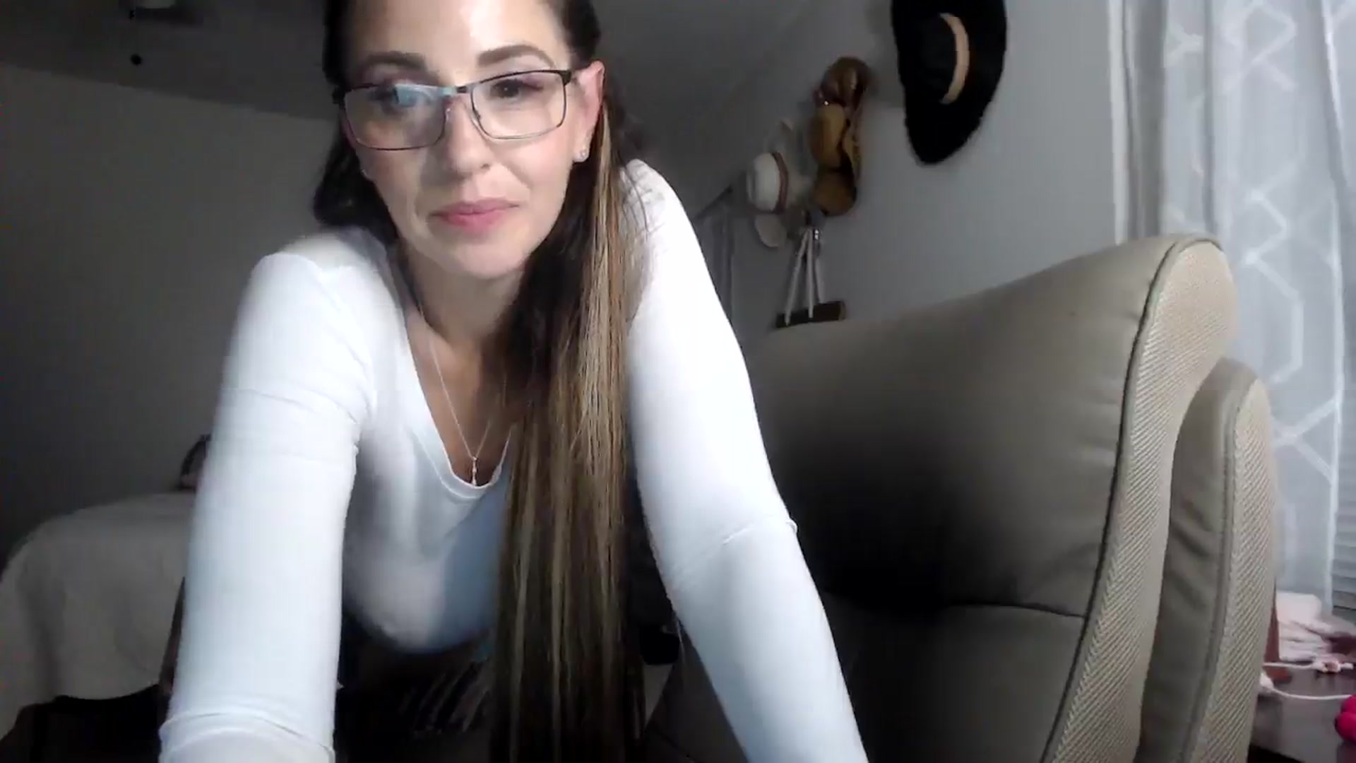 Gallery image thumbnail from MiaMoris's myfreecams stream on, 09/17/2025, 04:43 image 17 of 20