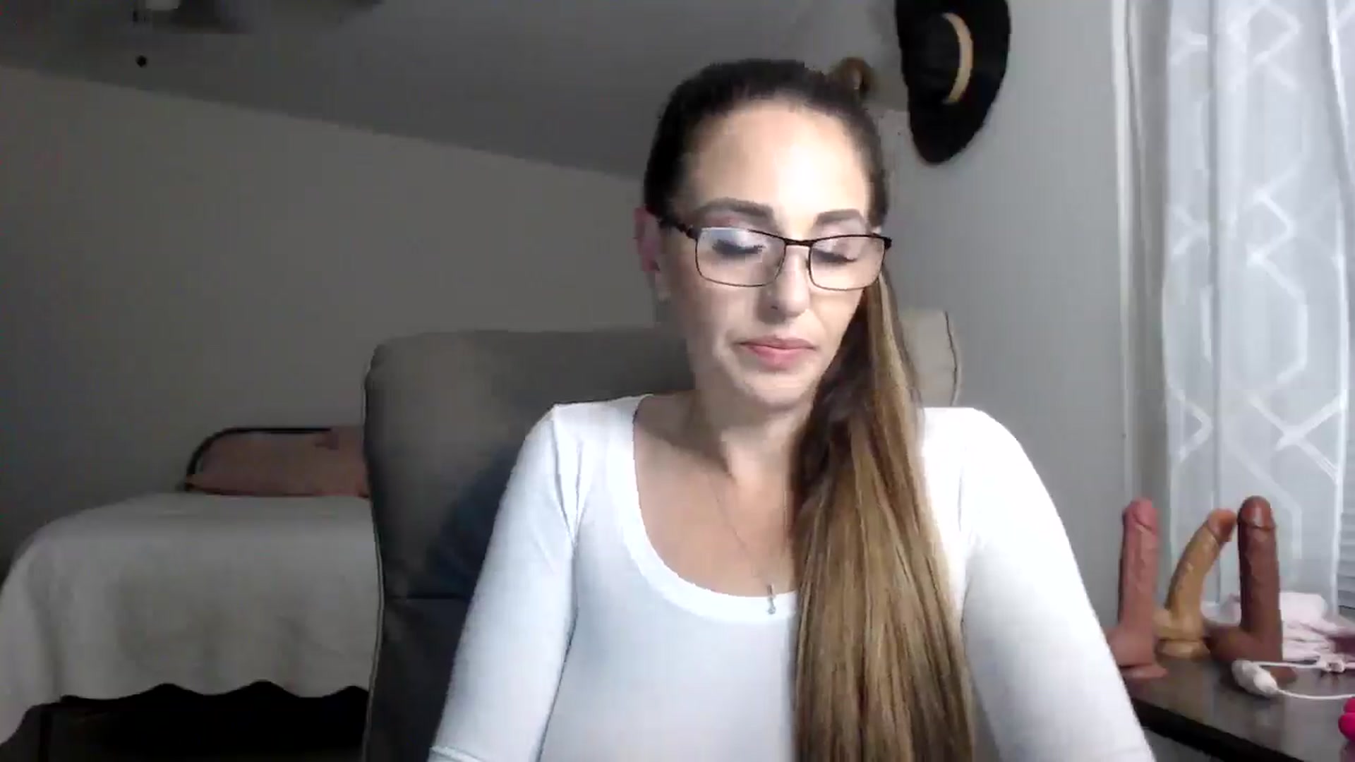 Gallery image thumbnail from MiaMoris's myfreecams stream on, 09/17/2025, 04:43 image 8 of 20