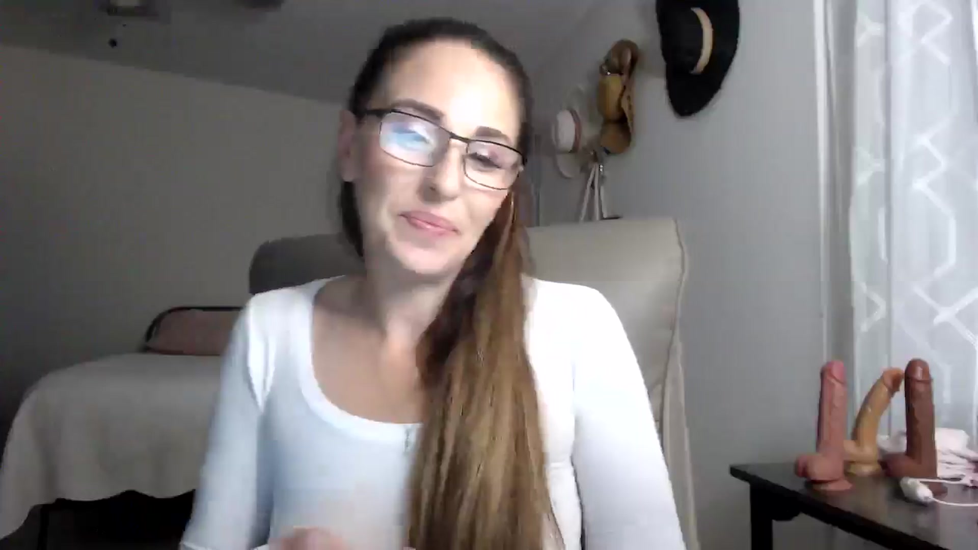 Gallery image thumbnail from MiaMoris's myfreecams stream on, 09/17/2025, 04:43 image 15 of 20
