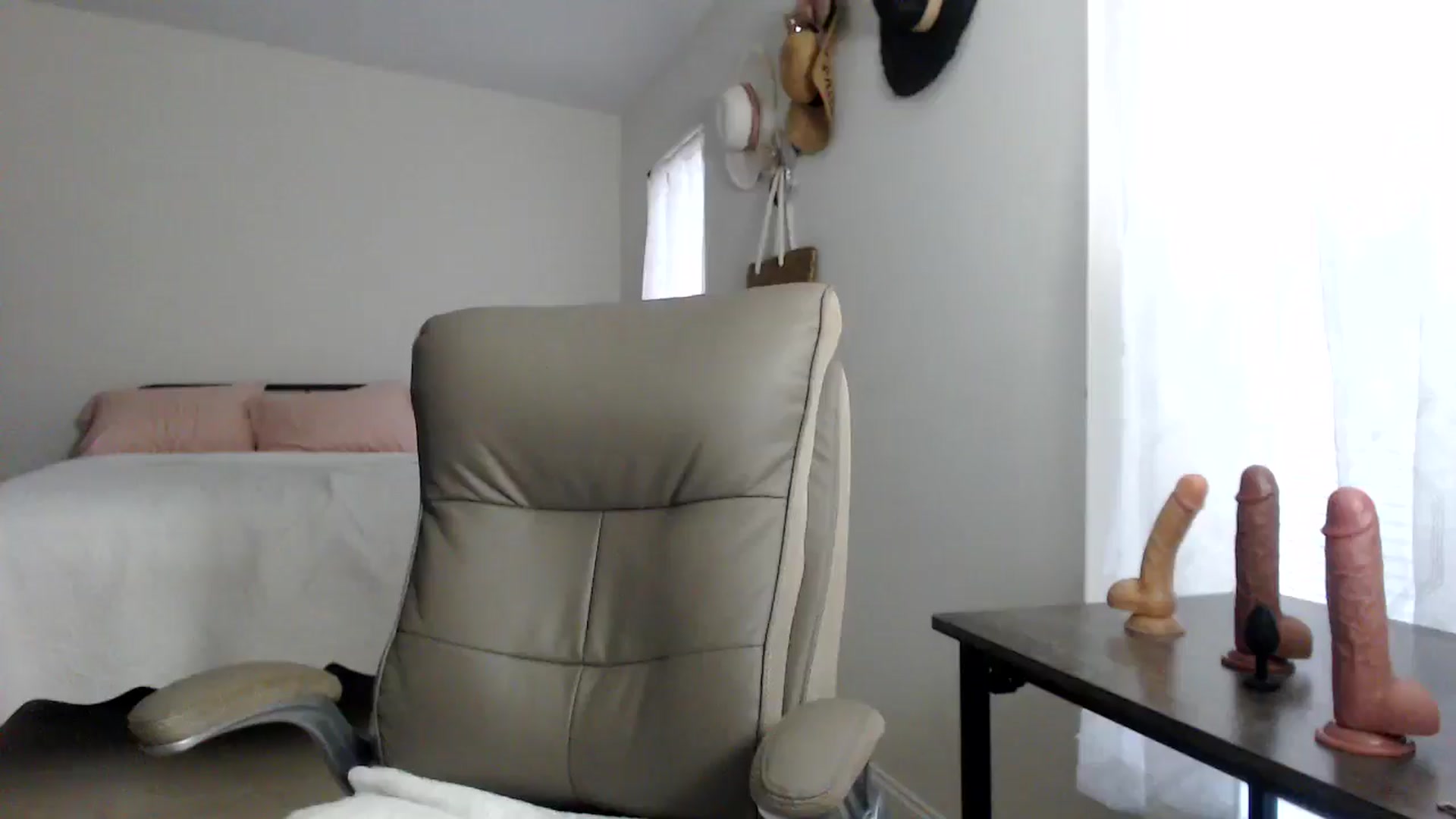 Gallery image thumbnail from MiaMoris's myfreecams stream on, 09/23/2025, 23:02 image 6 of 20