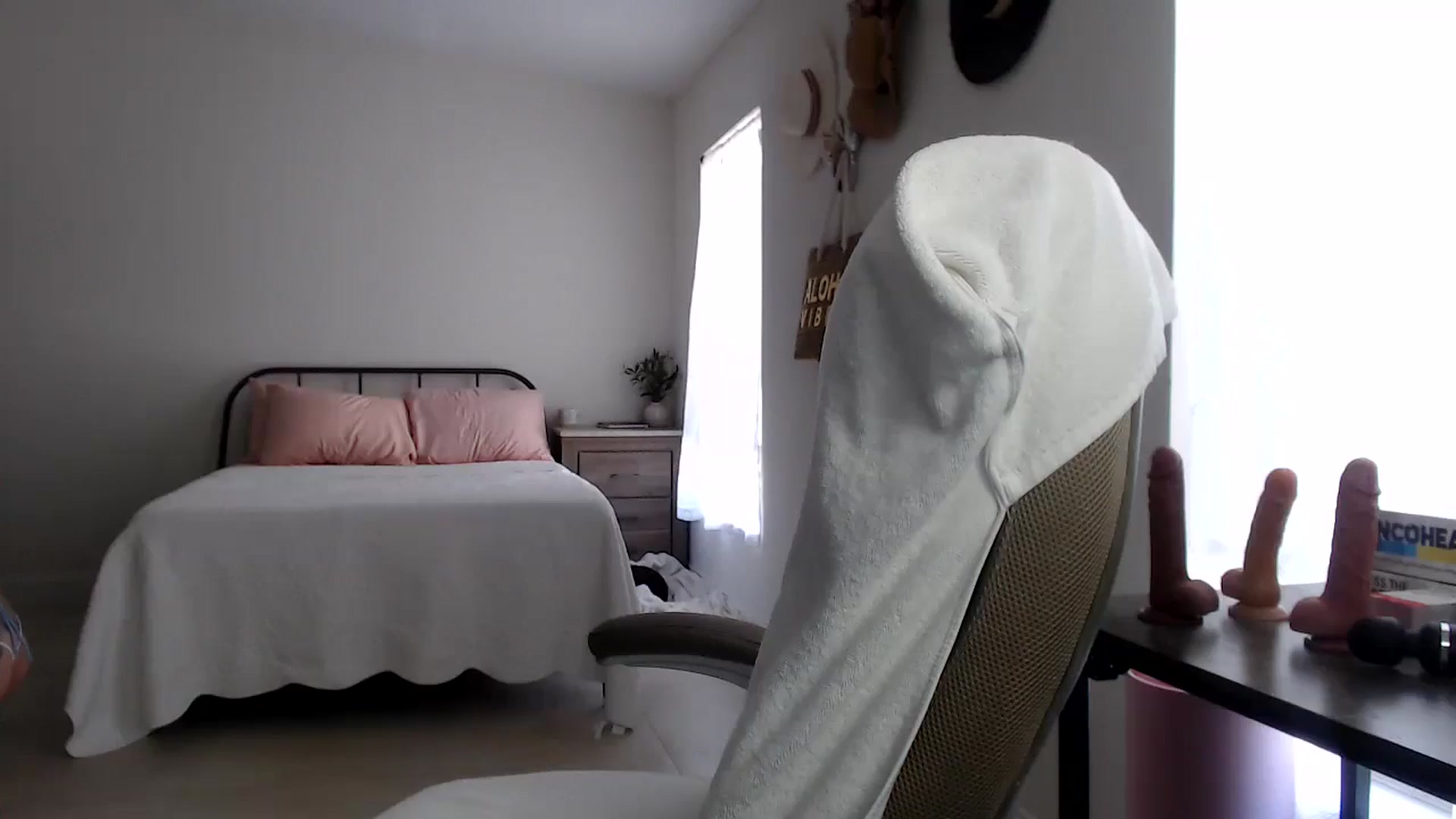 Gallery image thumbnail from MiaMoris's myfreecams stream on, 10/15/2025, 20:22 image 10 of 20