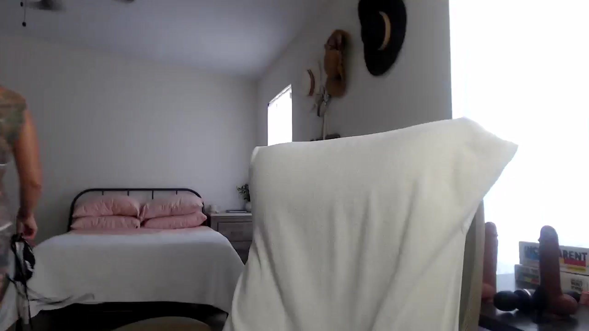 Gallery image thumbnail from MiaMoris's myfreecams stream on, 10/22/2025, 21:13 image 19 of 20