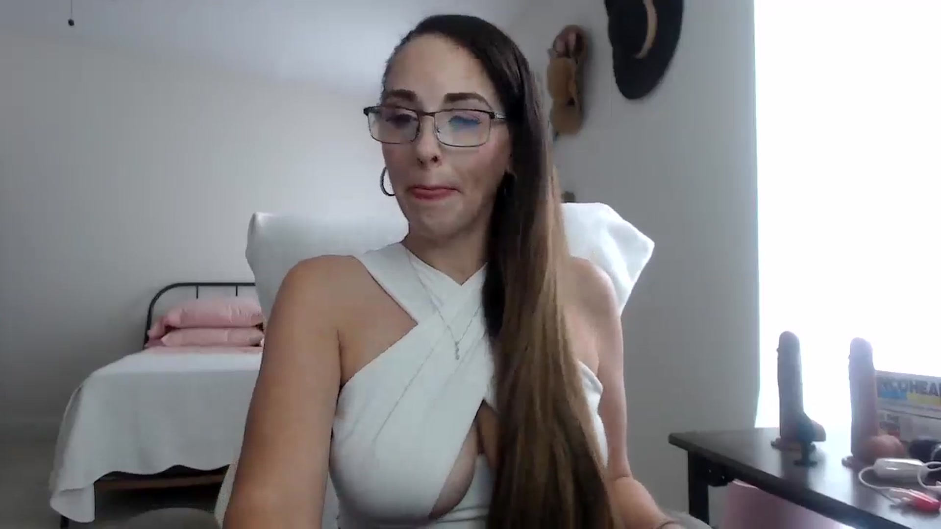 Gallery image thumbnail from MiaMoris's myfreecams stream on, 10/24/2025, 17:59 image 7 of 20