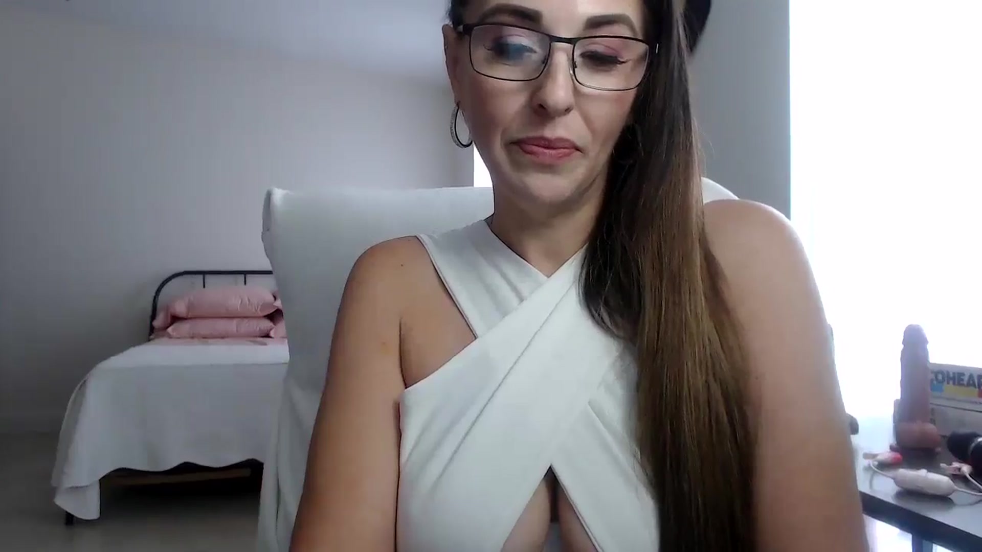 Gallery image thumbnail from MiaMoris's myfreecams stream on, 10/24/2025, 20:58 image 19 of 20