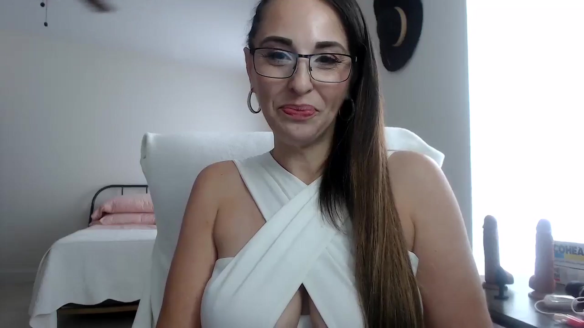 Gallery image thumbnail from MiaMoris's myfreecams stream on, 10/24/2025, 20:58 image 5 of 20