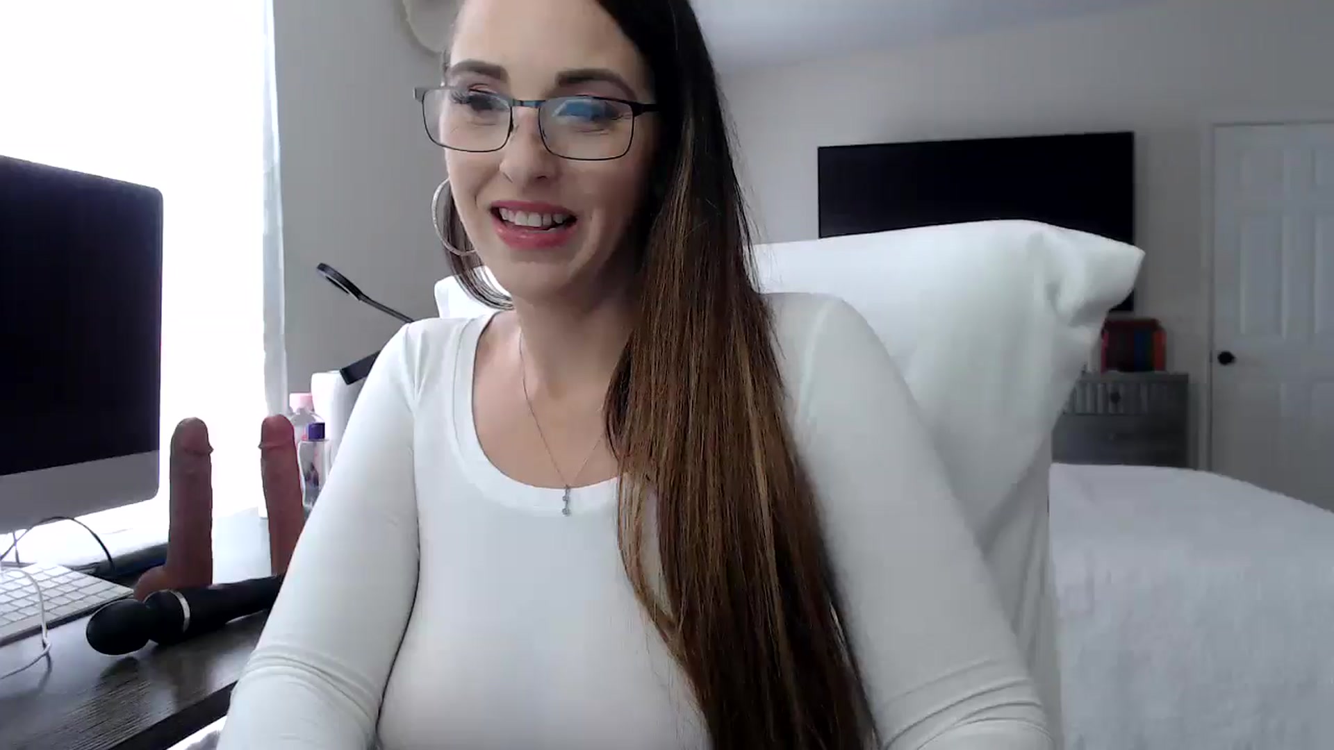Gallery image thumbnail from MiaMoris's myfreecams stream on, 11/14/2025, 19:48 image 16 of 20