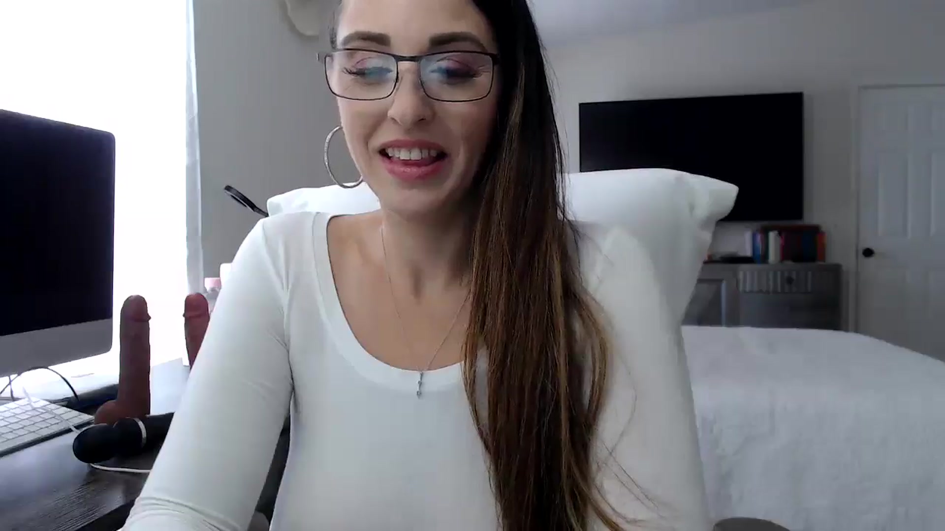 Gallery image thumbnail from MiaMoris's myfreecams stream on, 11/14/2025, 19:48 image 9 of 20