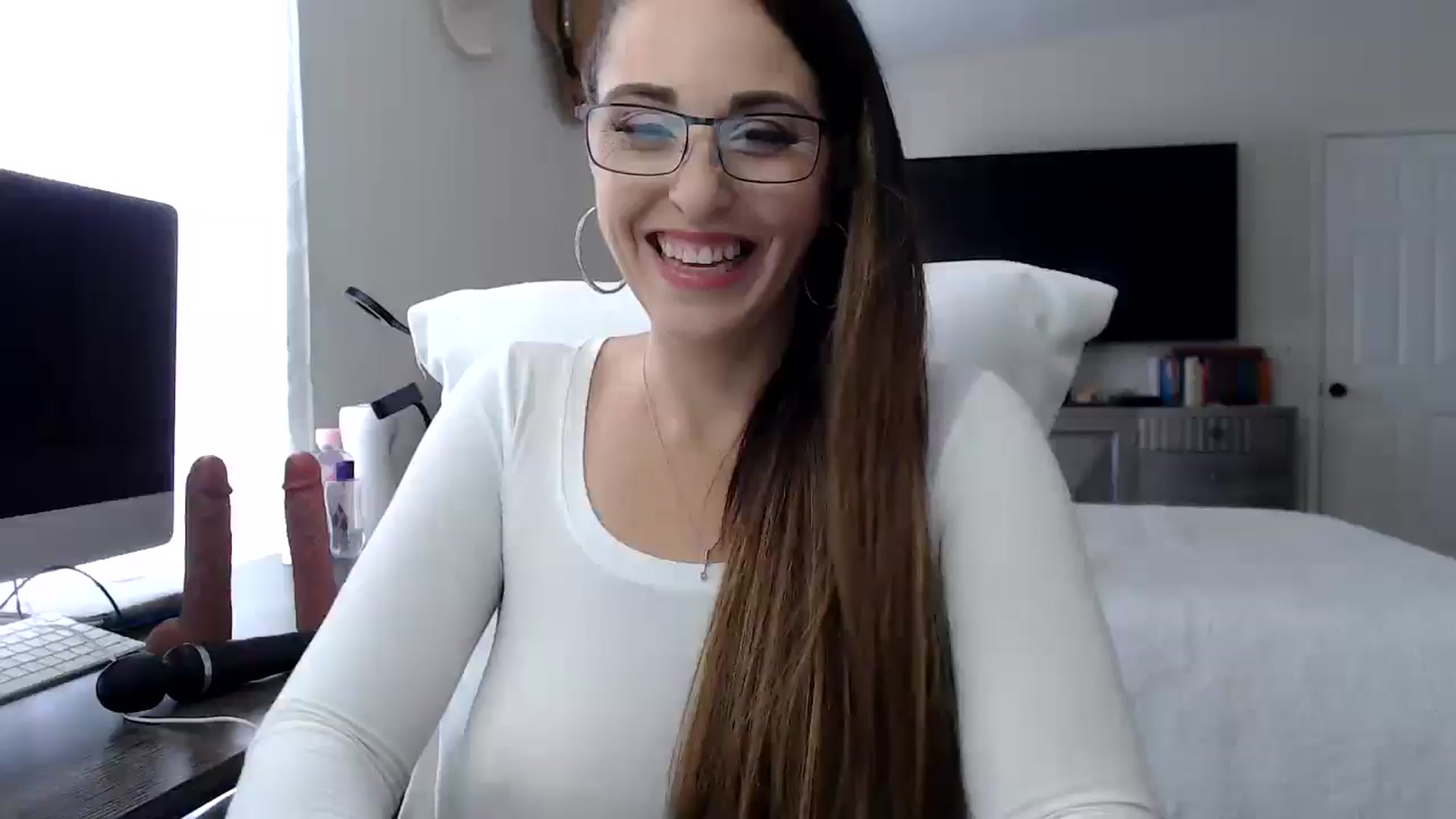 Gallery image thumbnail from MiaMoris's myfreecams stream on, 11/14/2025, 19:48 image 1 of 20