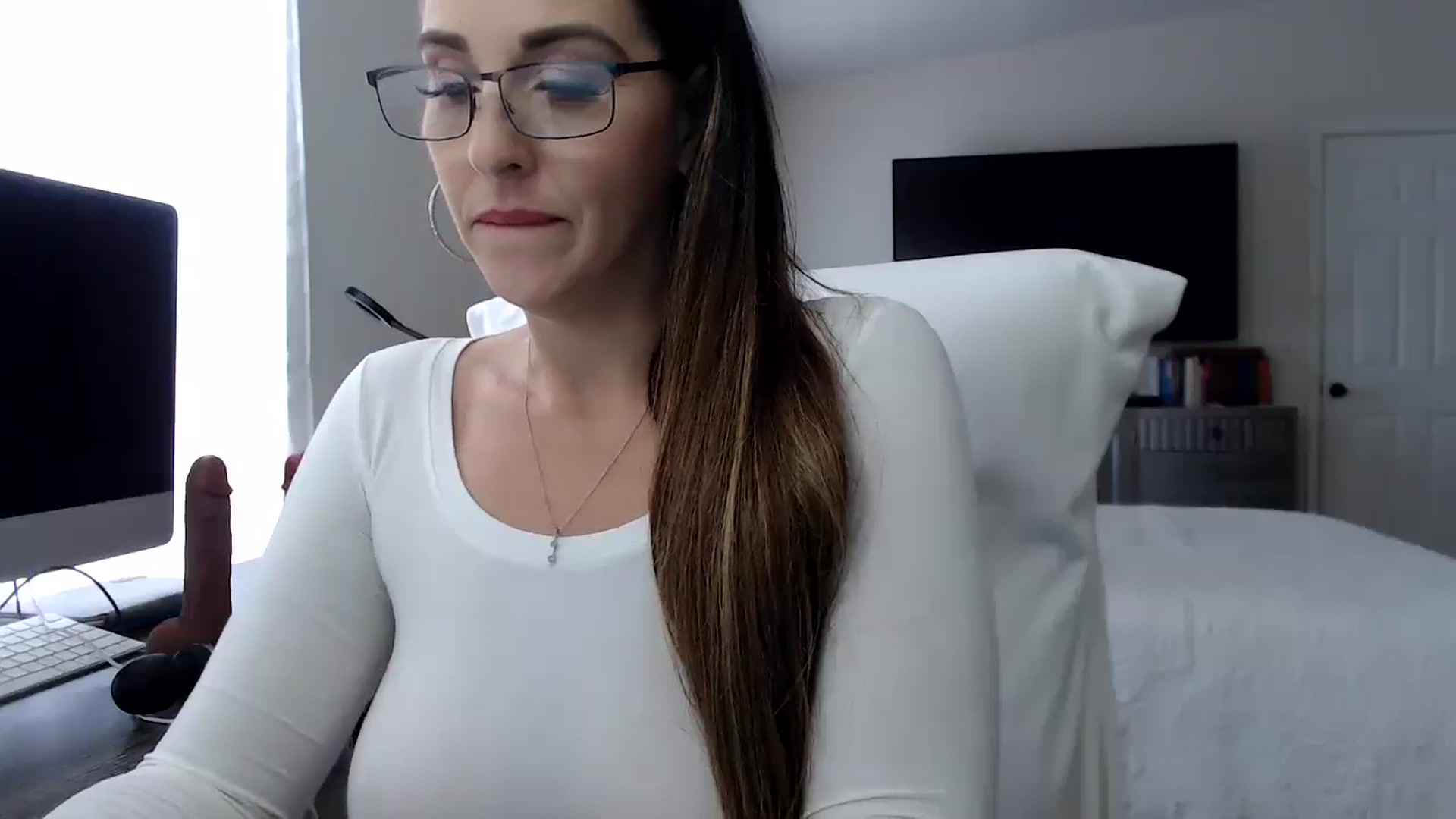 Gallery image thumbnail from MiaMoris's myfreecams stream on, 11/14/2025, 19:48 image 14 of 20
