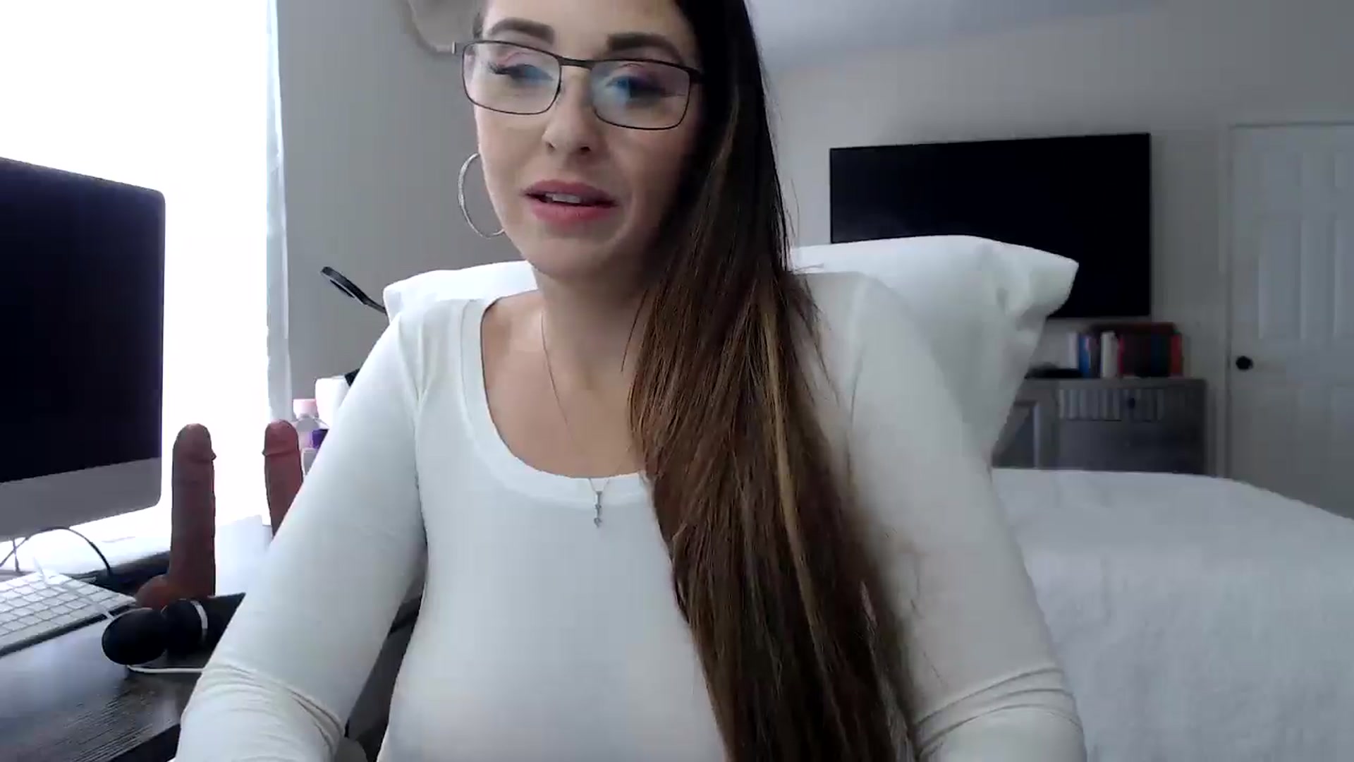 Gallery image thumbnail from MiaMoris's myfreecams stream on, 11/14/2025, 19:48 image 10 of 20