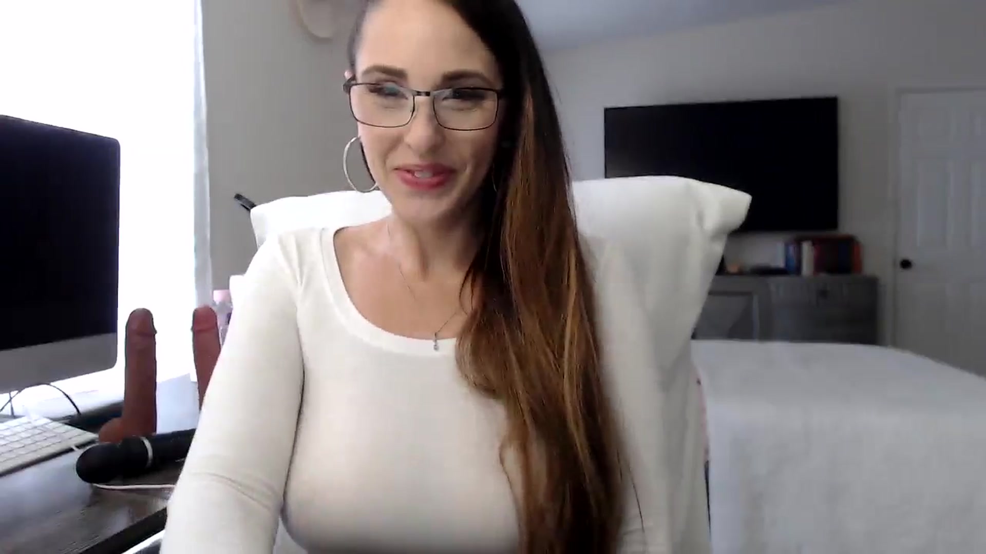 Gallery image thumbnail from MiaMoris's myfreecams stream on, 11/14/2025, 19:48 image 7 of 20