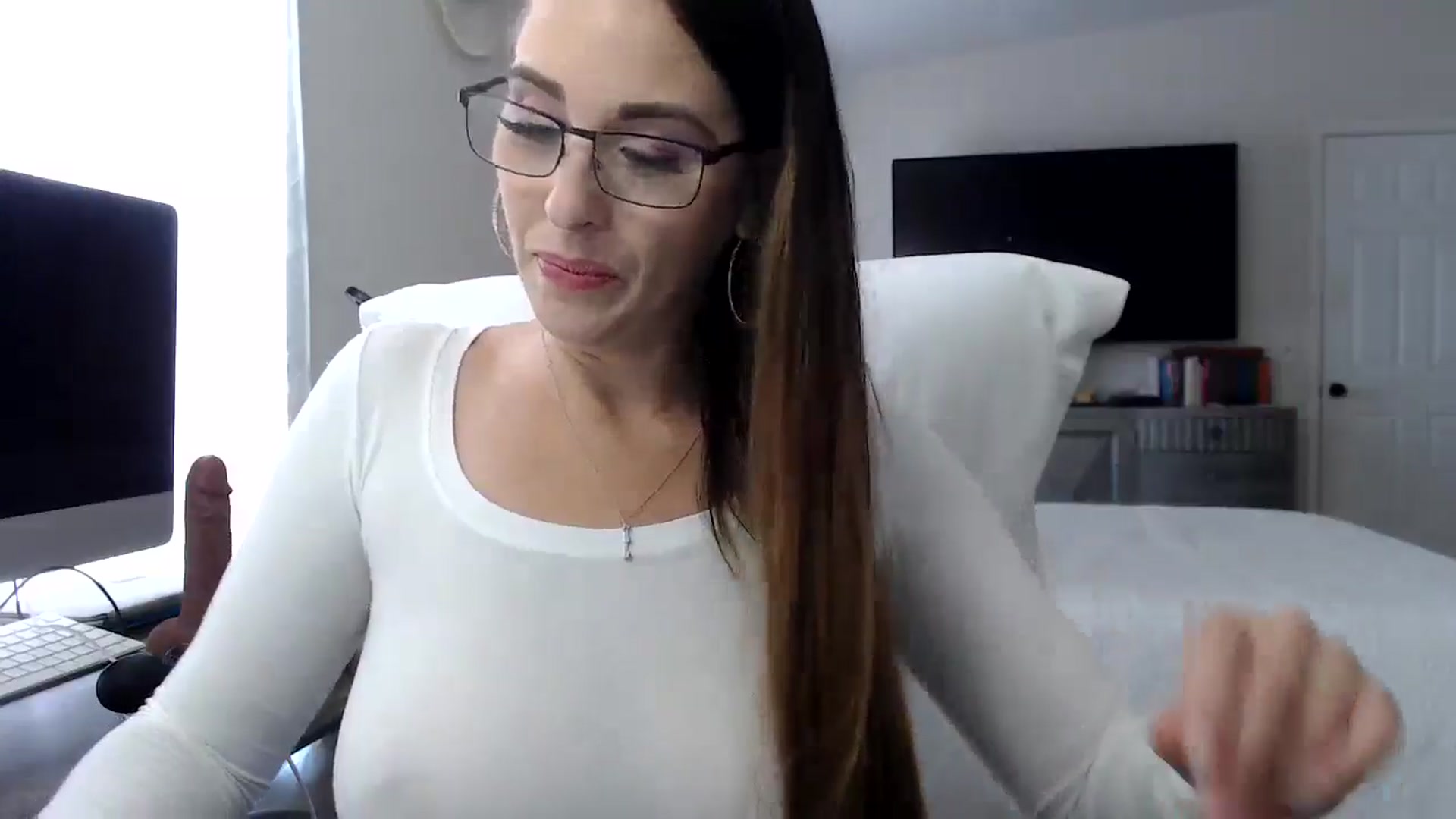 Gallery image thumbnail from MiaMoris's myfreecams stream on, 11/14/2025, 19:48 image 5 of 20