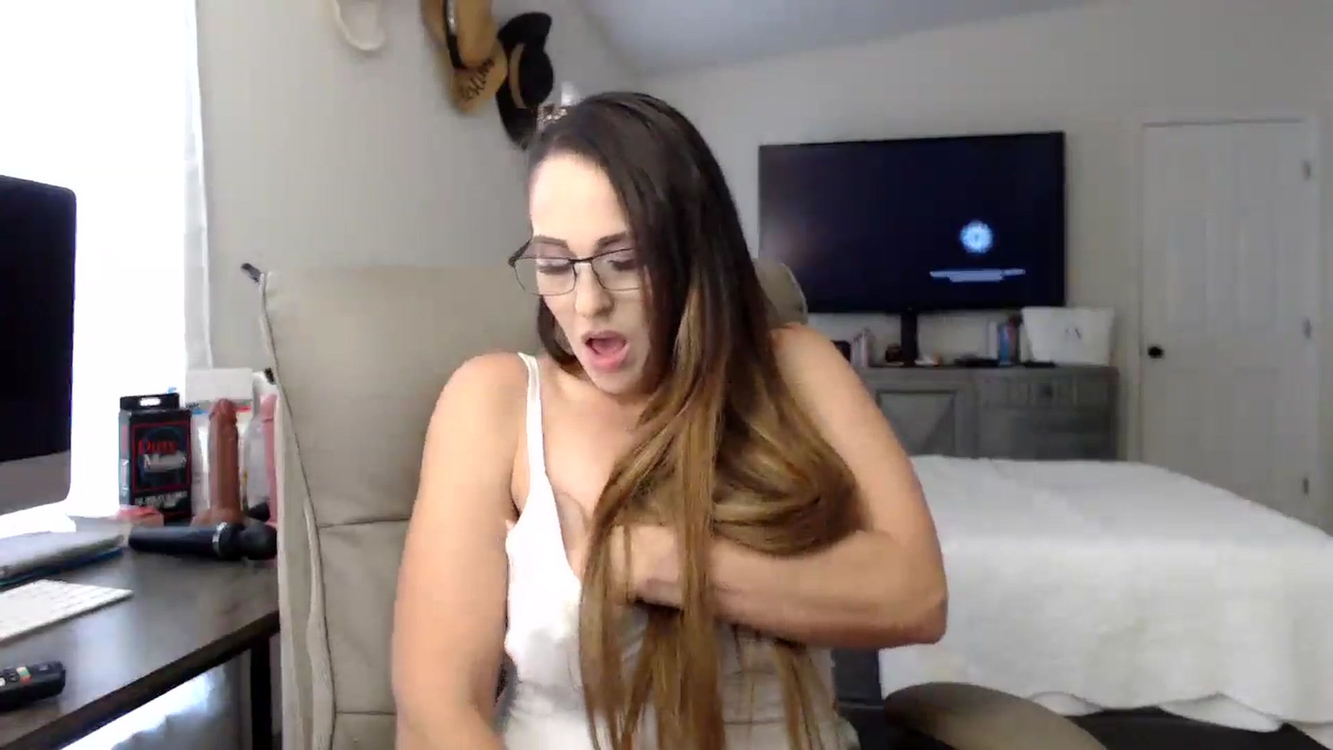 Gallery image thumbnail from MiaMoris's myfreecams stream on, 11/23/2025, 23:32 image 14 of 20